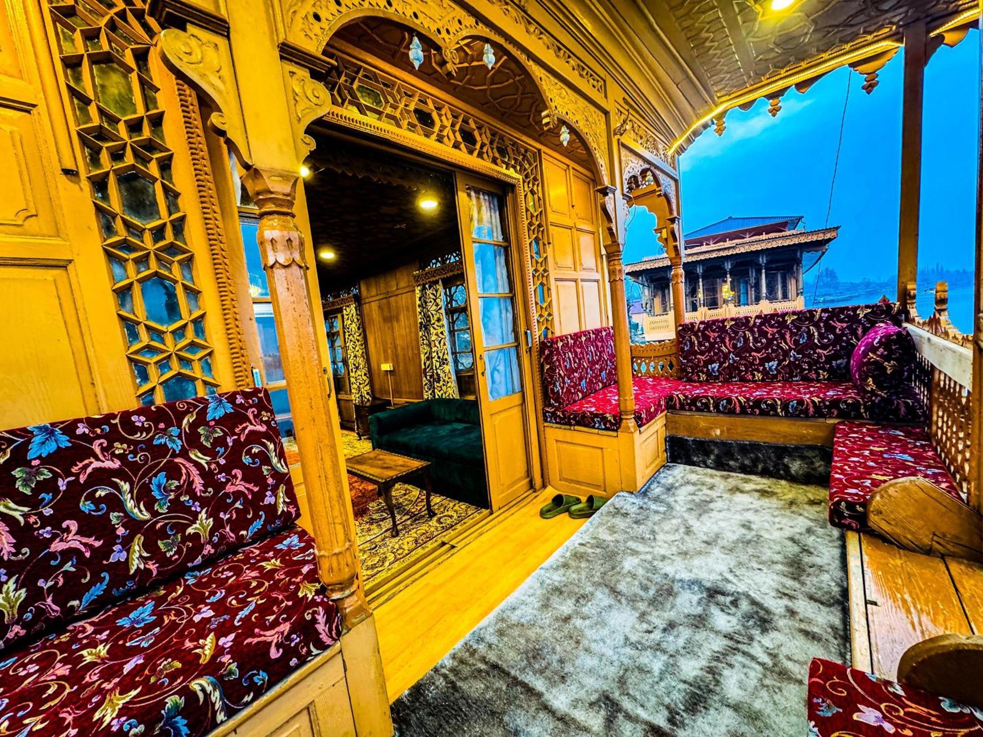 Peacock Houseboats 4* Srinagar (Jammu and Kashmir)