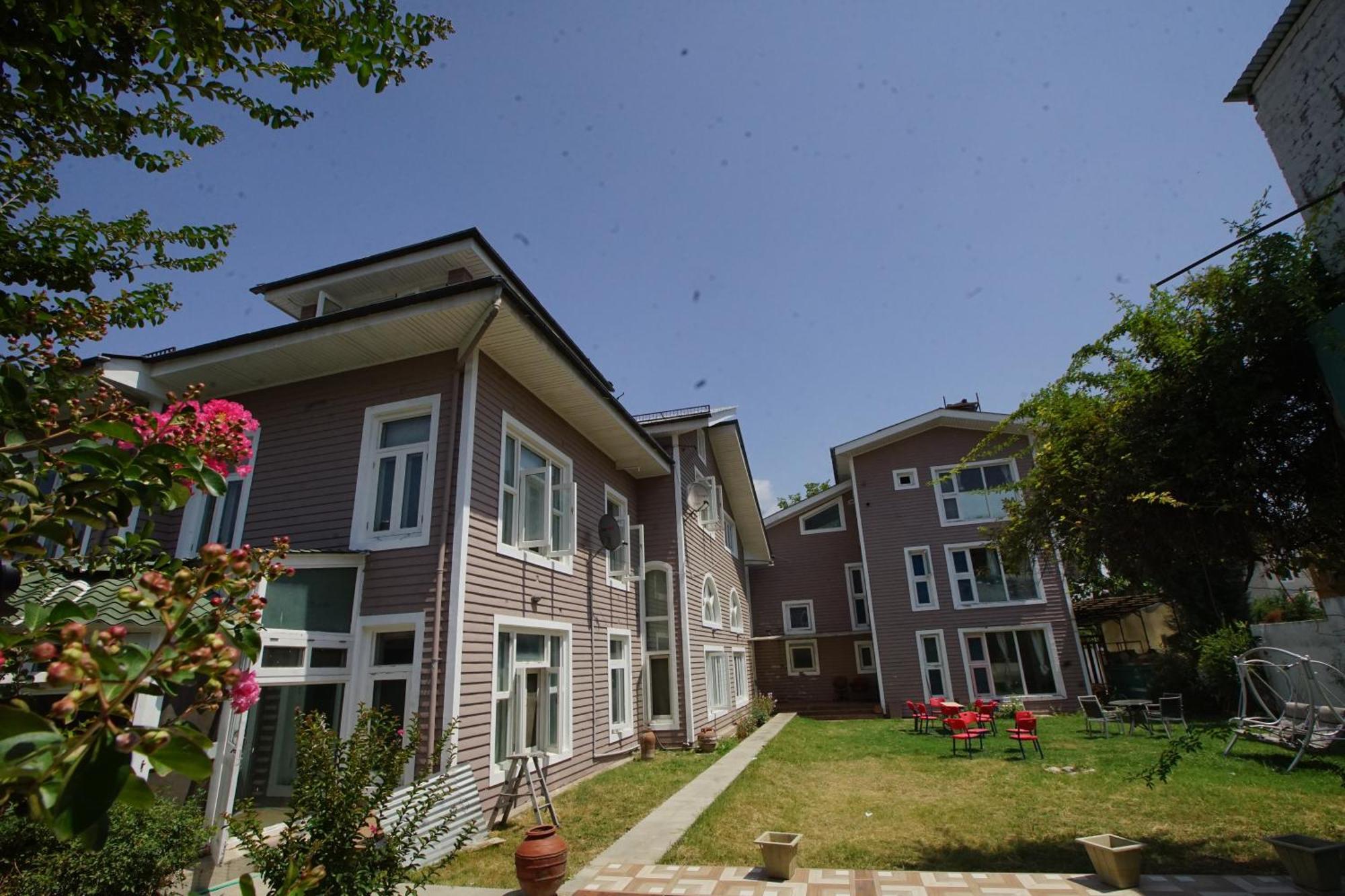 The Goodfind Residency * Srinagar (Jammu and Kashmir)