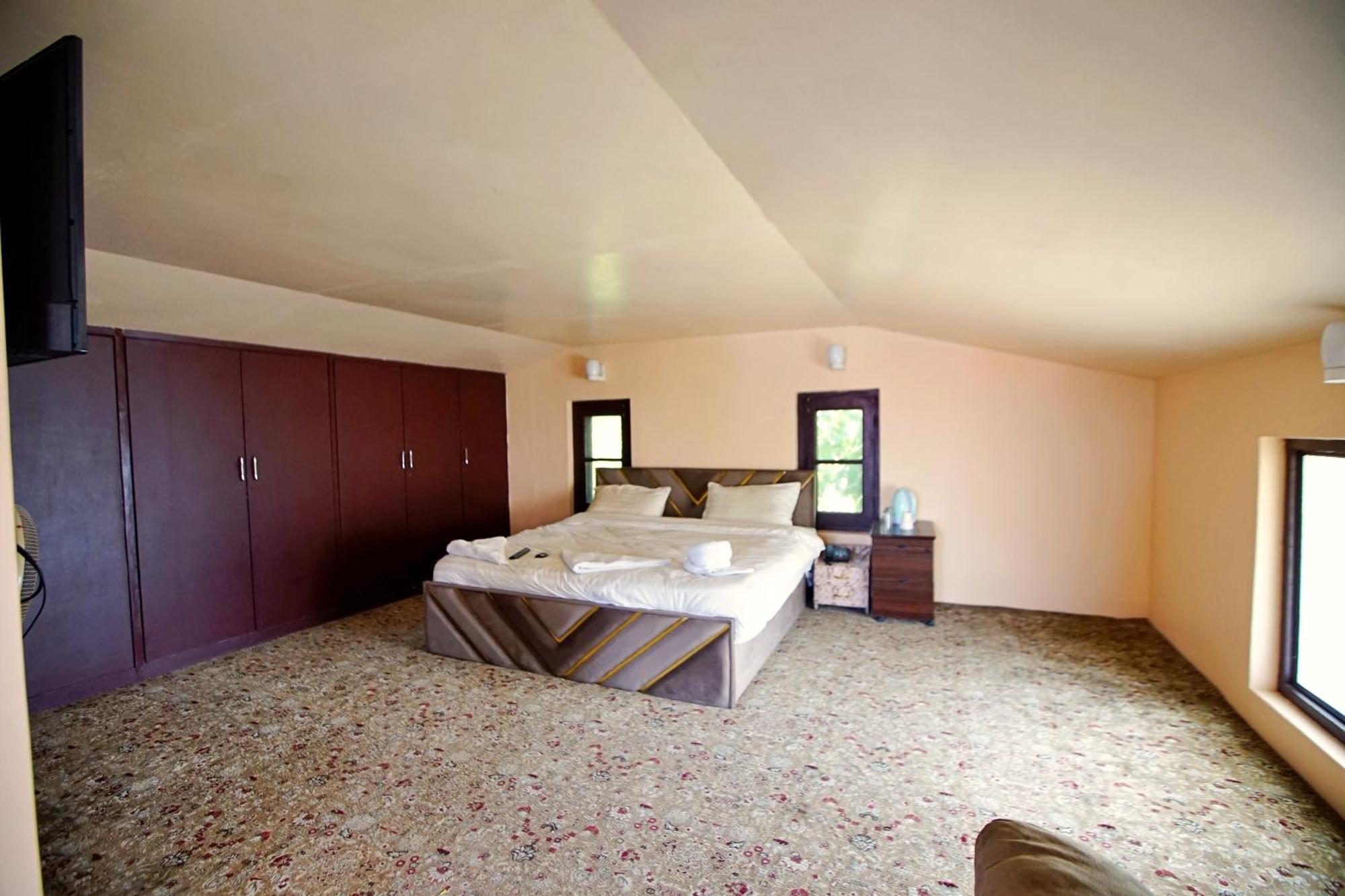 The Goodfind Residency Guest house Srinagar (Jammu and Kashmir)