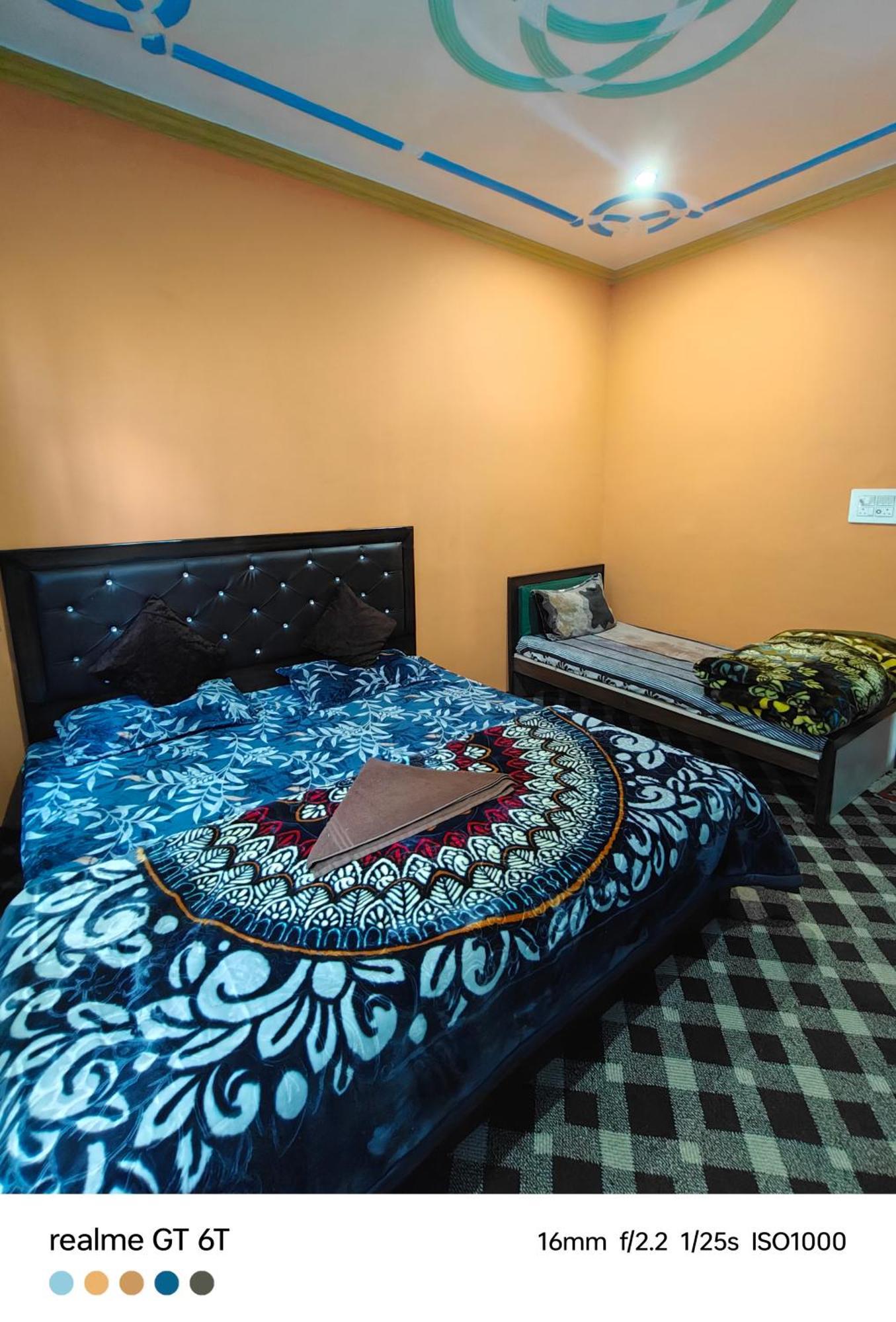 Bakhshi Homestay Srinagar (Jammu and Kashmir)