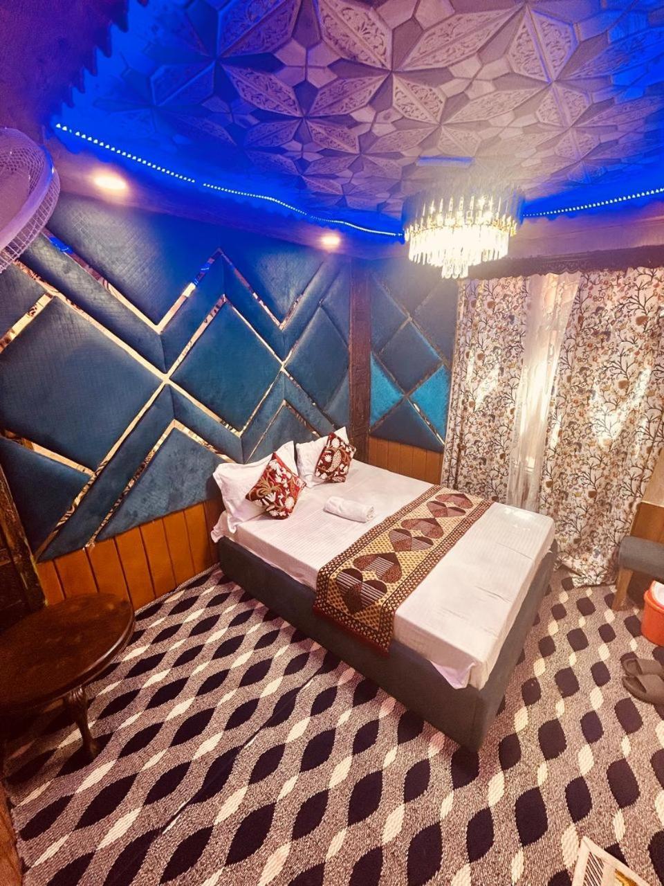 The Hareem Group Of Houseboats Srinagar (Jammu and Kashmir)