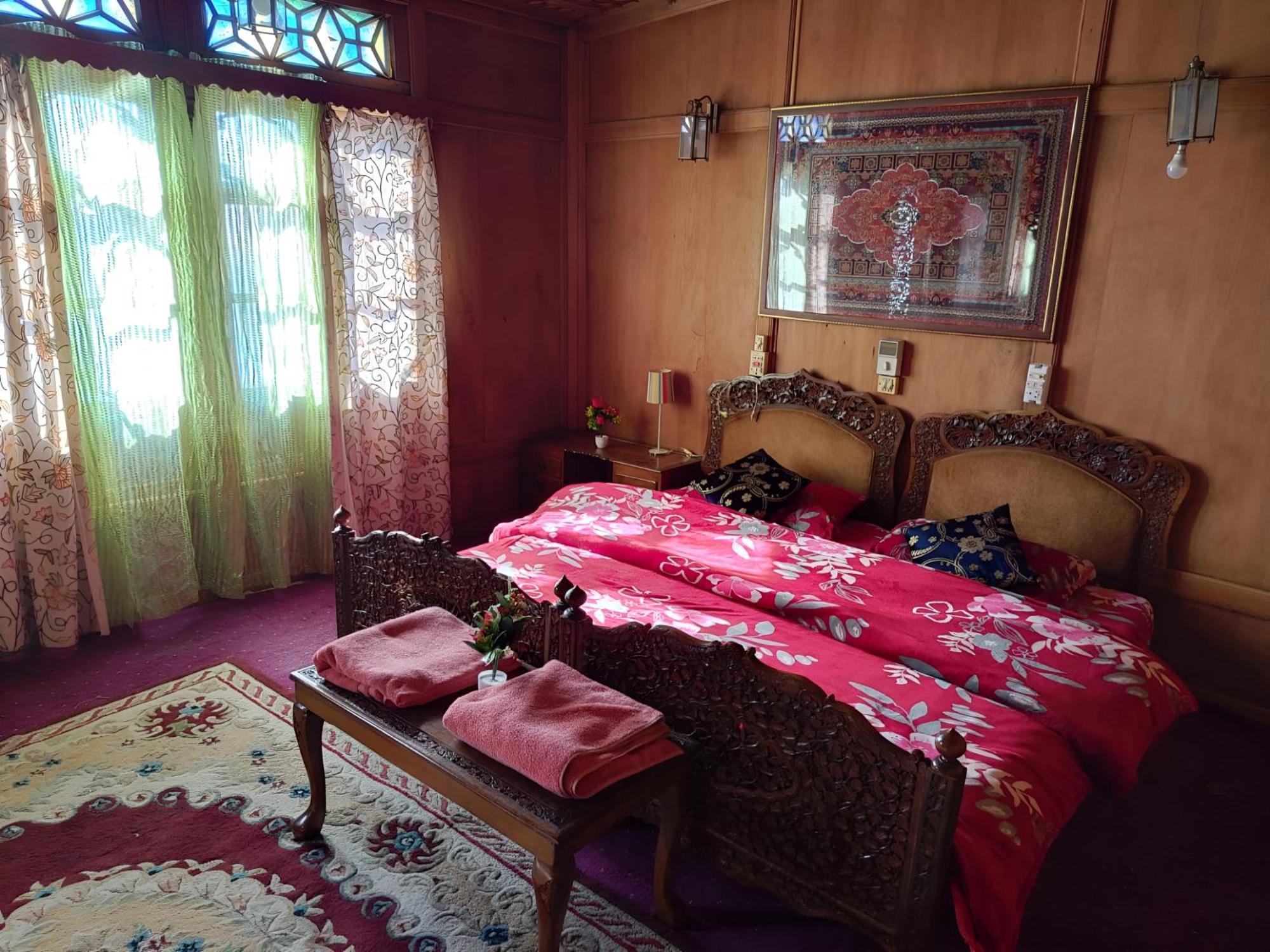 The Hareem Group Of Houseboats 4*