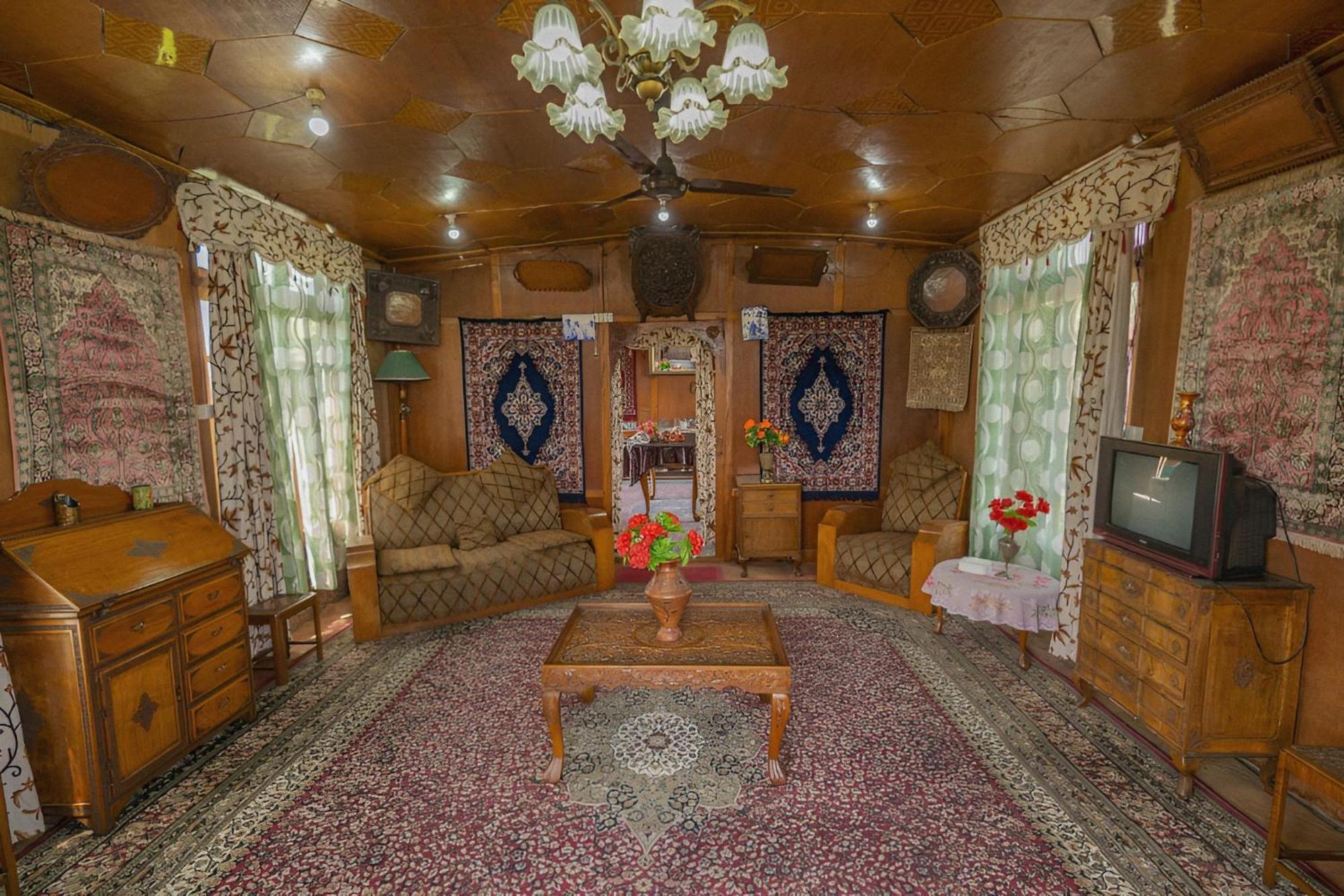 The Hareem Group Of Houseboats Srinagar (Jammu and Kashmir)