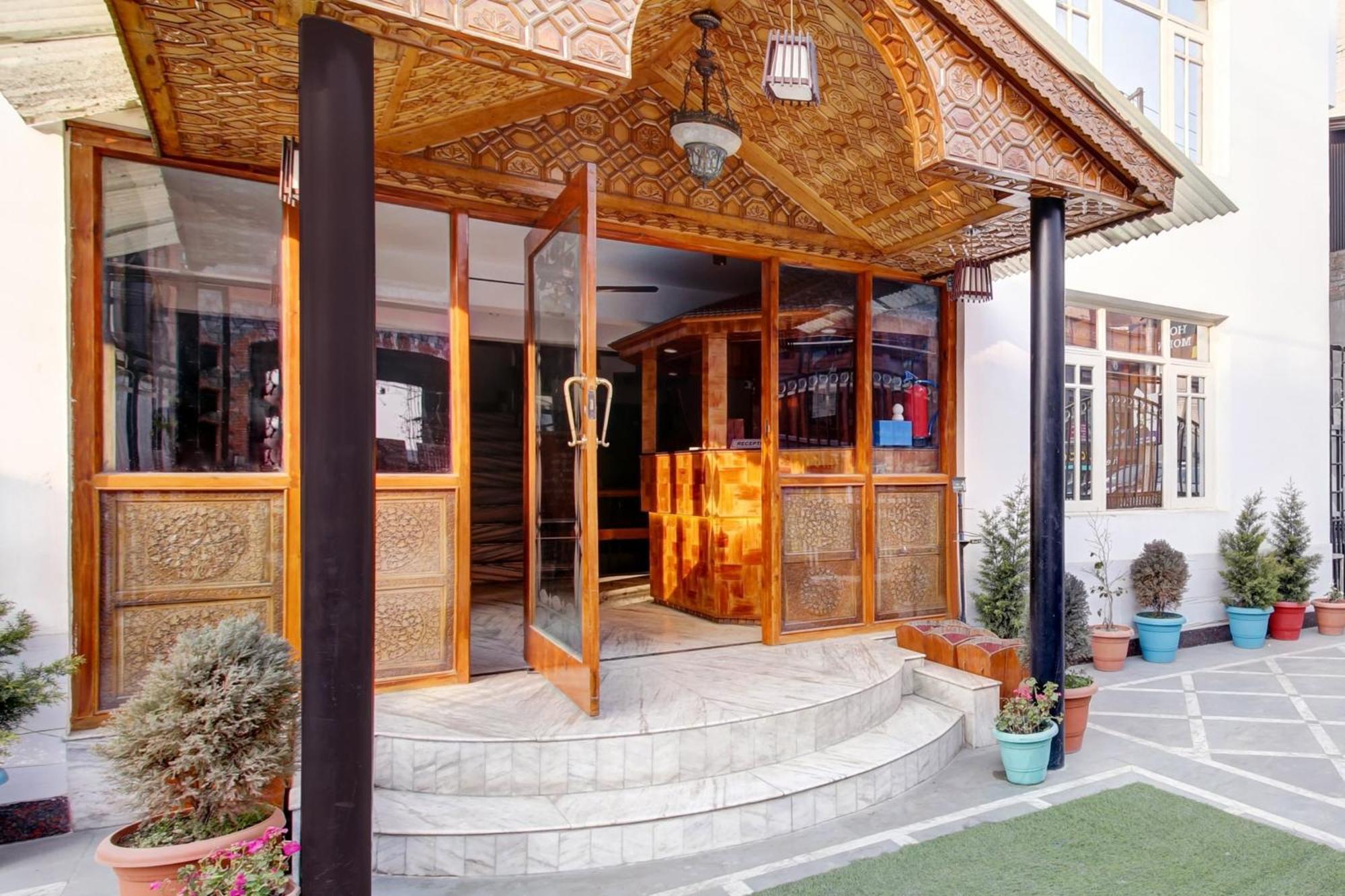 Super Townhouse Rajbagh Formerly Modern Hotel Srinagar (Jammu and Kashmir)