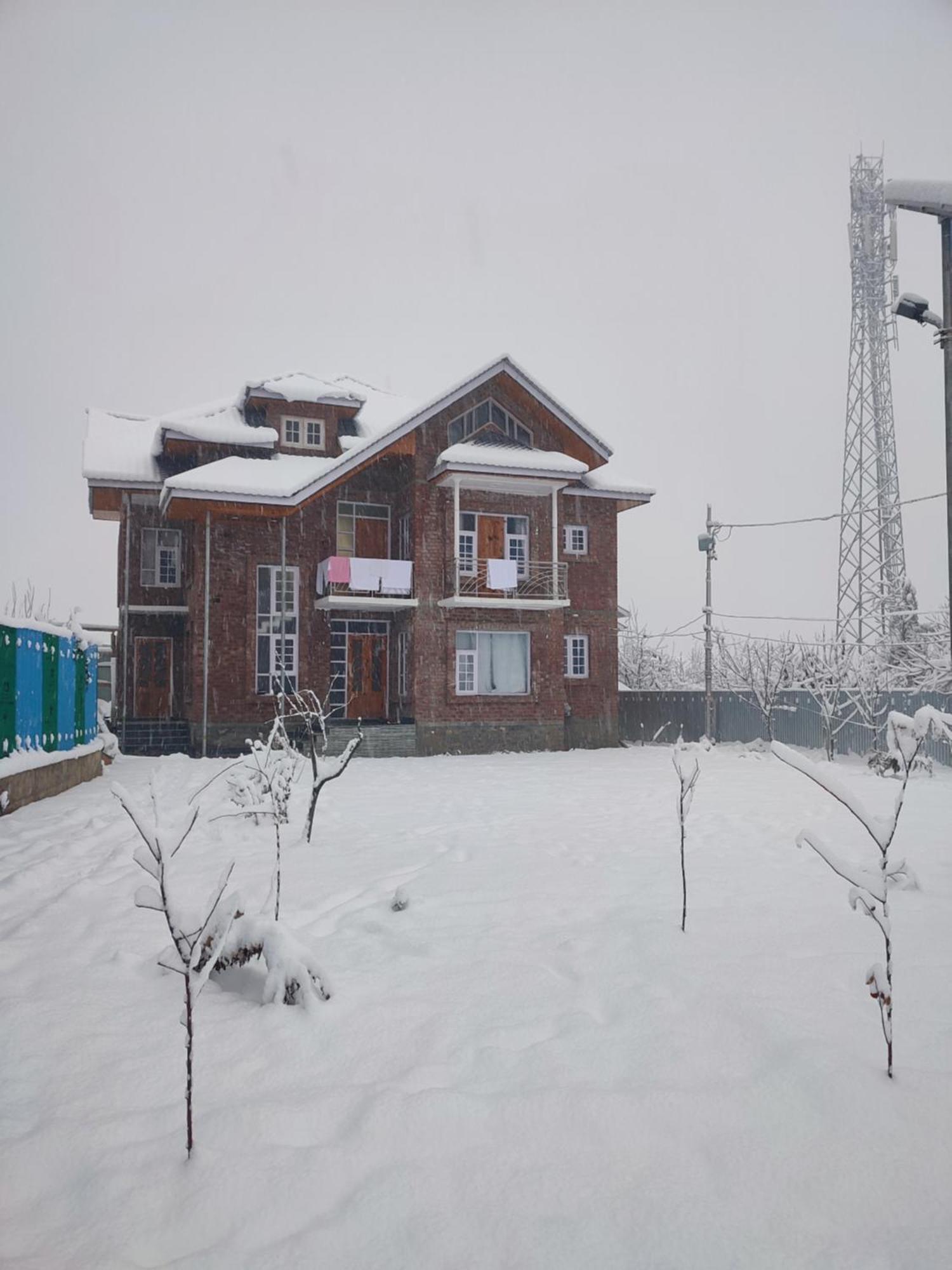 Pursukoon Gulmarg *