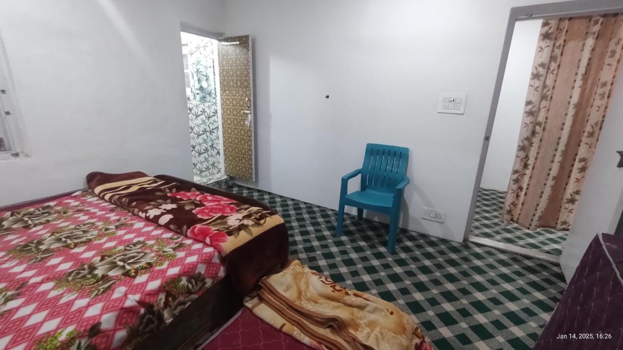 Gulzar 6bhk Apartment *