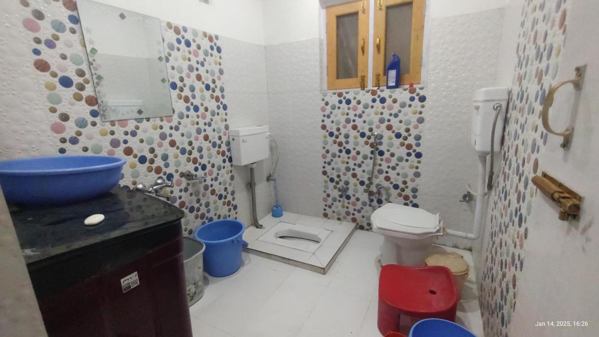 Apartment Gulzar 6bhk *