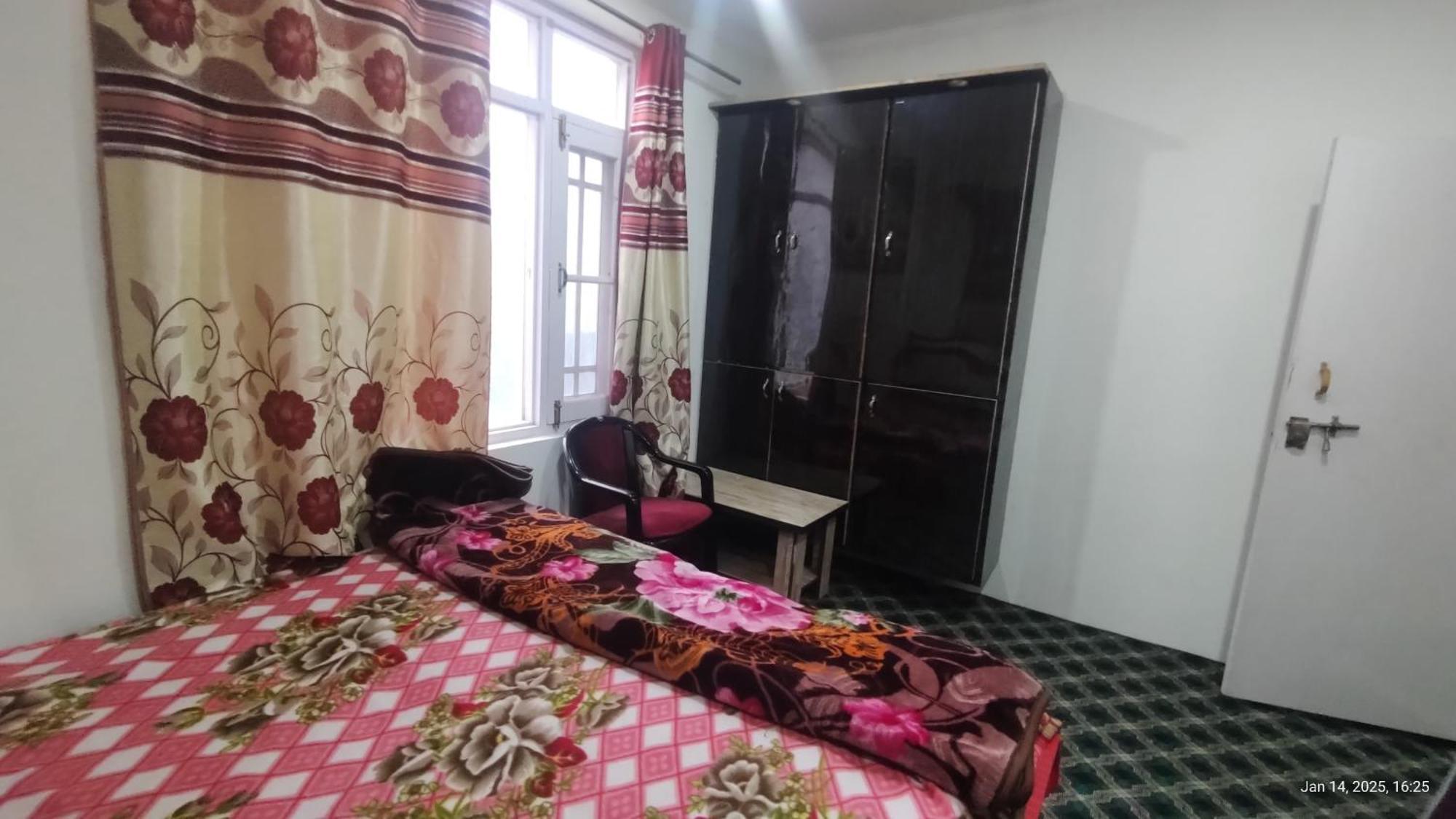 Gulzar 6bhk * Srinagar (Jammu and Kashmir)