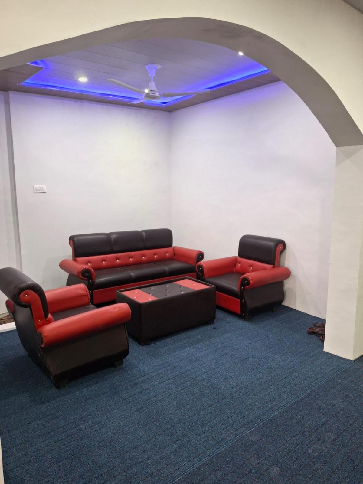 Apartment Gulzar 6bhk Srinagar (Jammu and Kashmir)