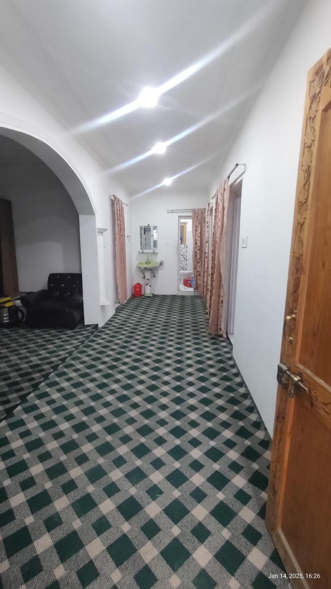 Apartment Gulzar 6bhk *