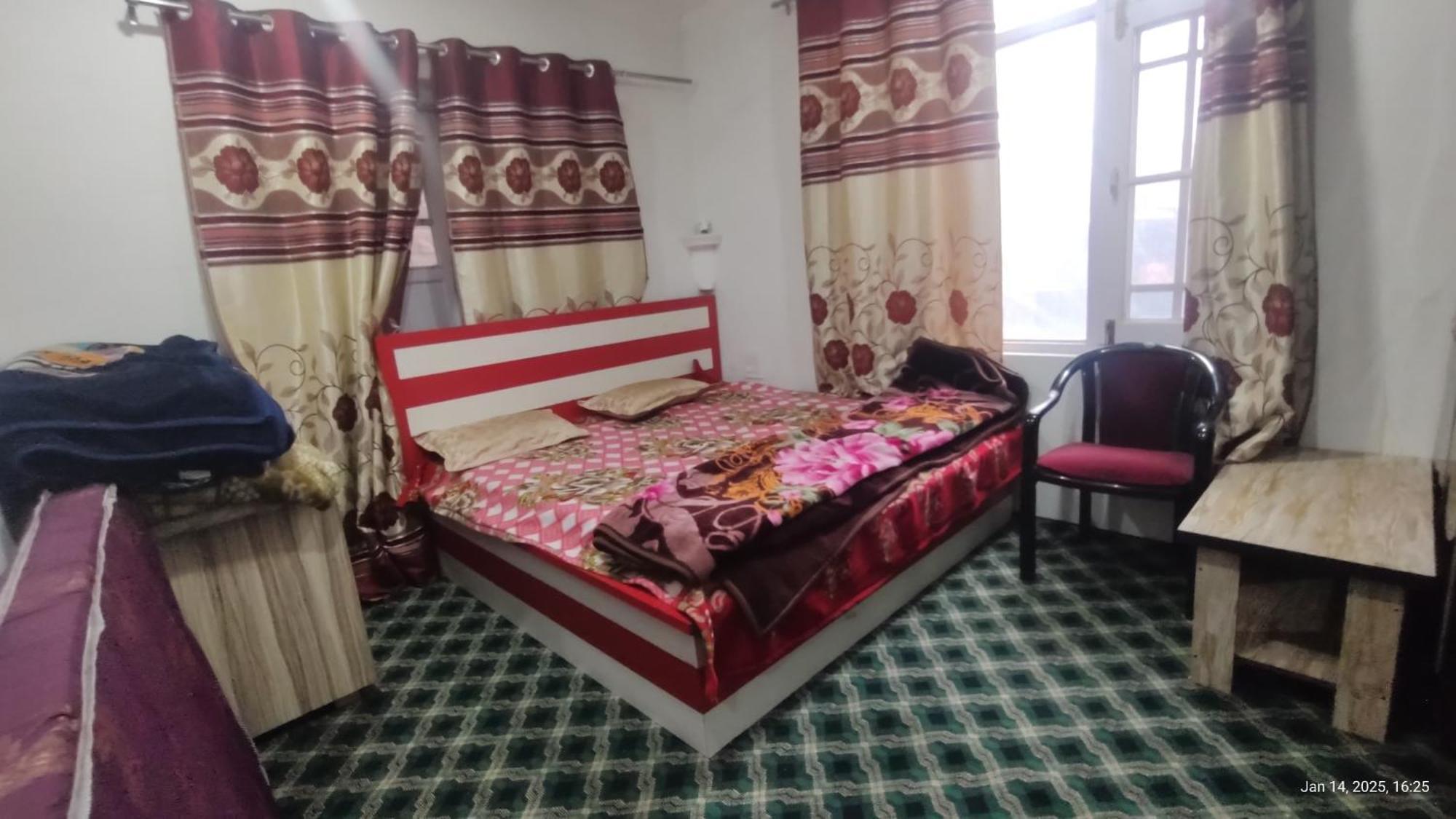 Apartment Gulzar 6bhk *