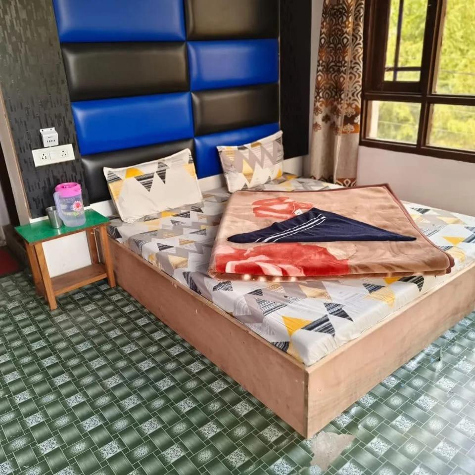 Bed & Breakfast Crown Palace Srinagar (Jammu and Kashmir)