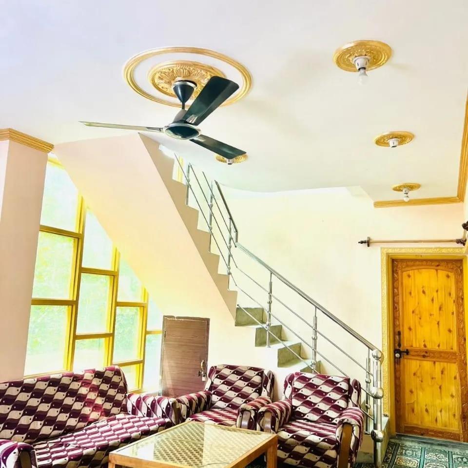 Crown Palace Apartment Srinagar (Jammu and Kashmir)