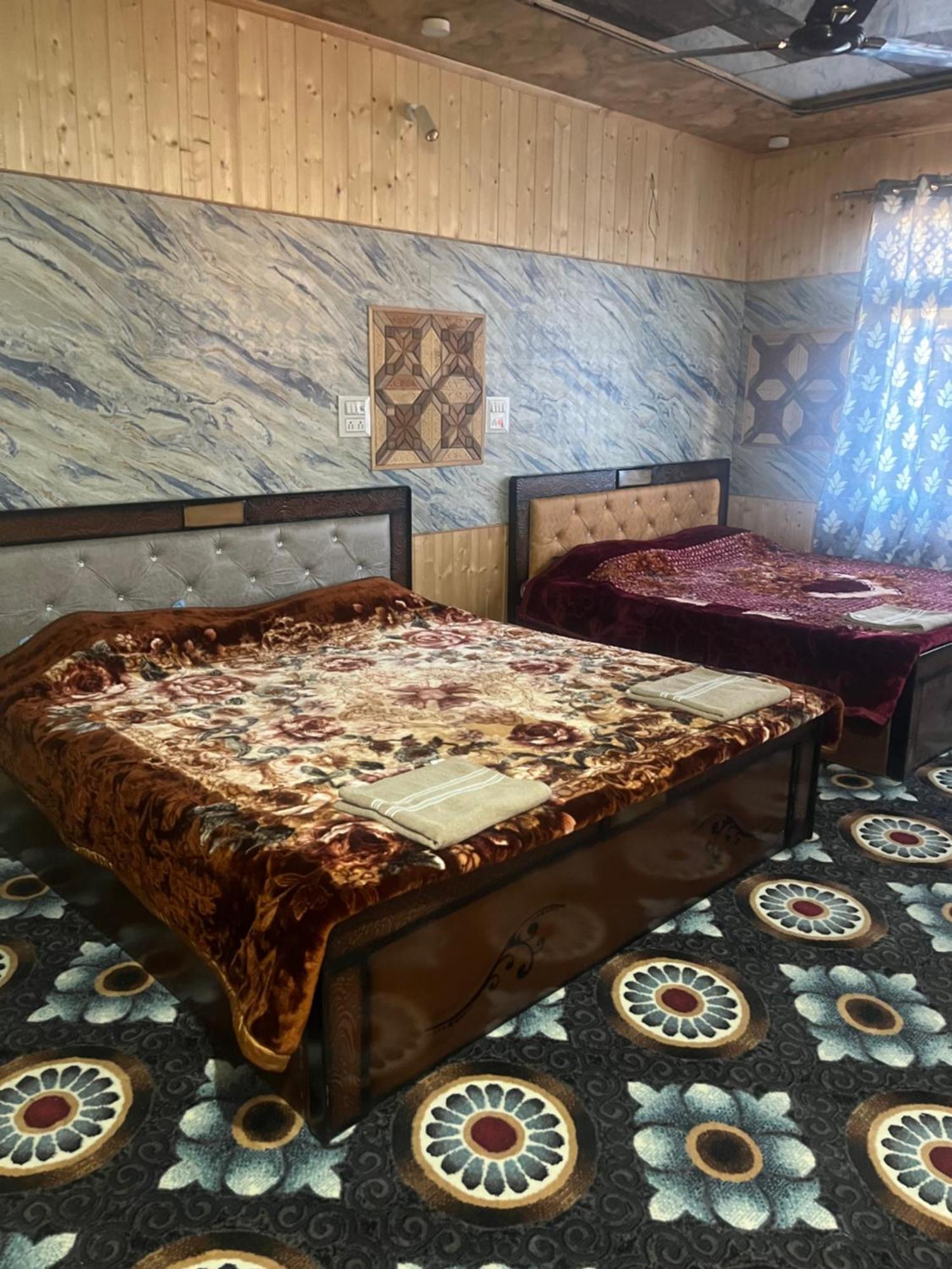 Sea Face Hotel Srinagar (Jammu and Kashmir)