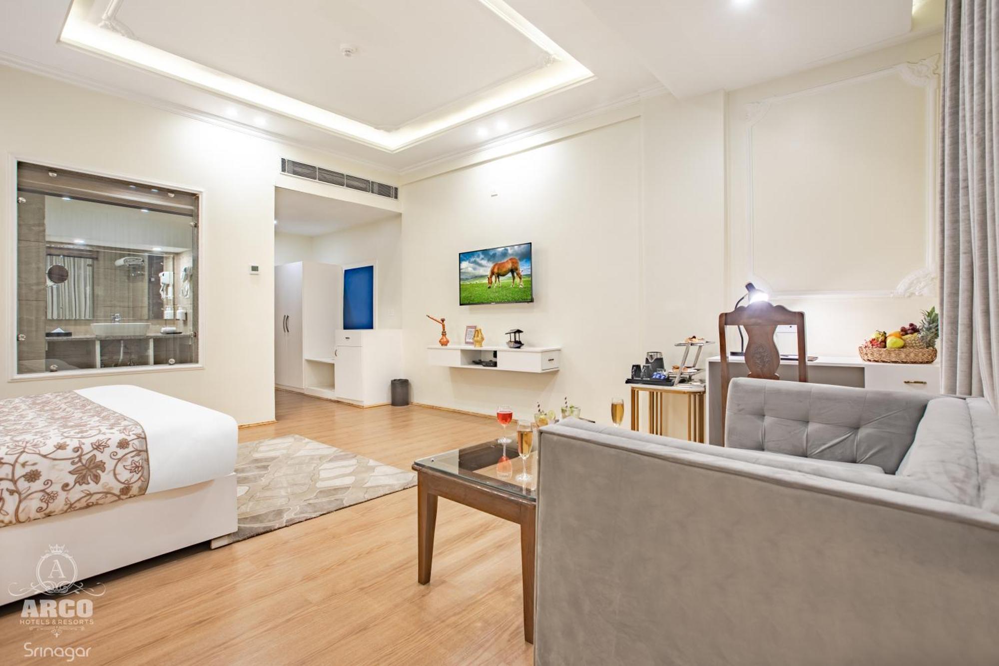 Arco And Hotel Srinagar (Jammu and Kashmir)