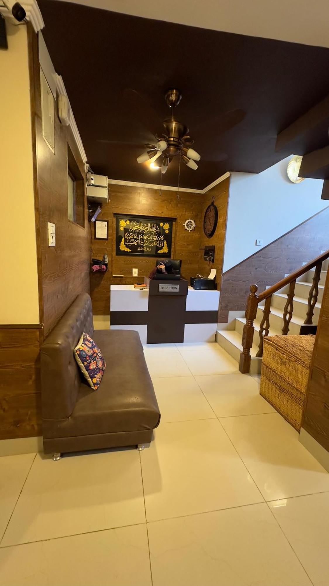 Hotel Jafson Accommodates Srinagar (Jammu and Kashmir)