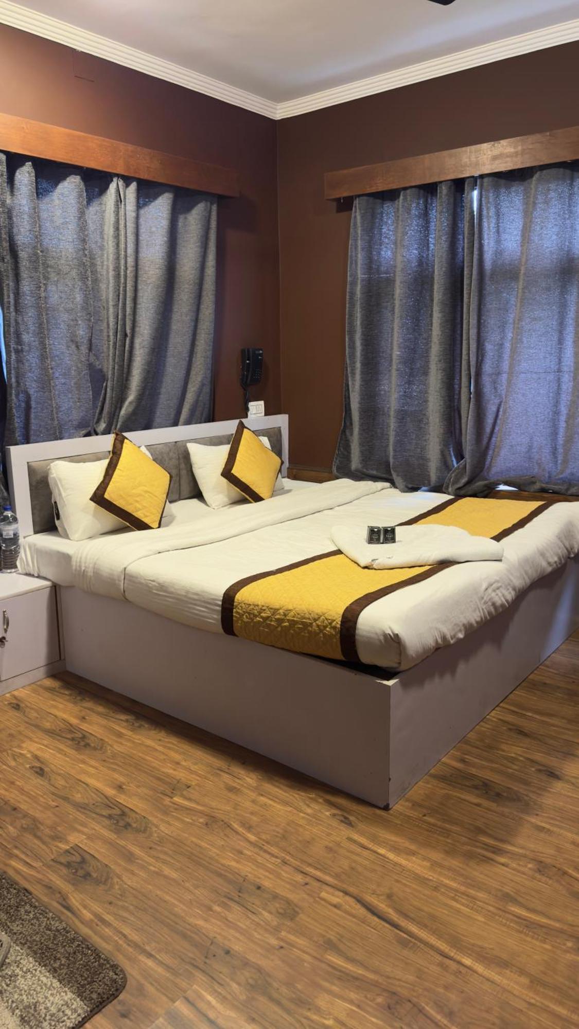 Jafson Accommodates Hotel Srinagar (Jammu and Kashmir)