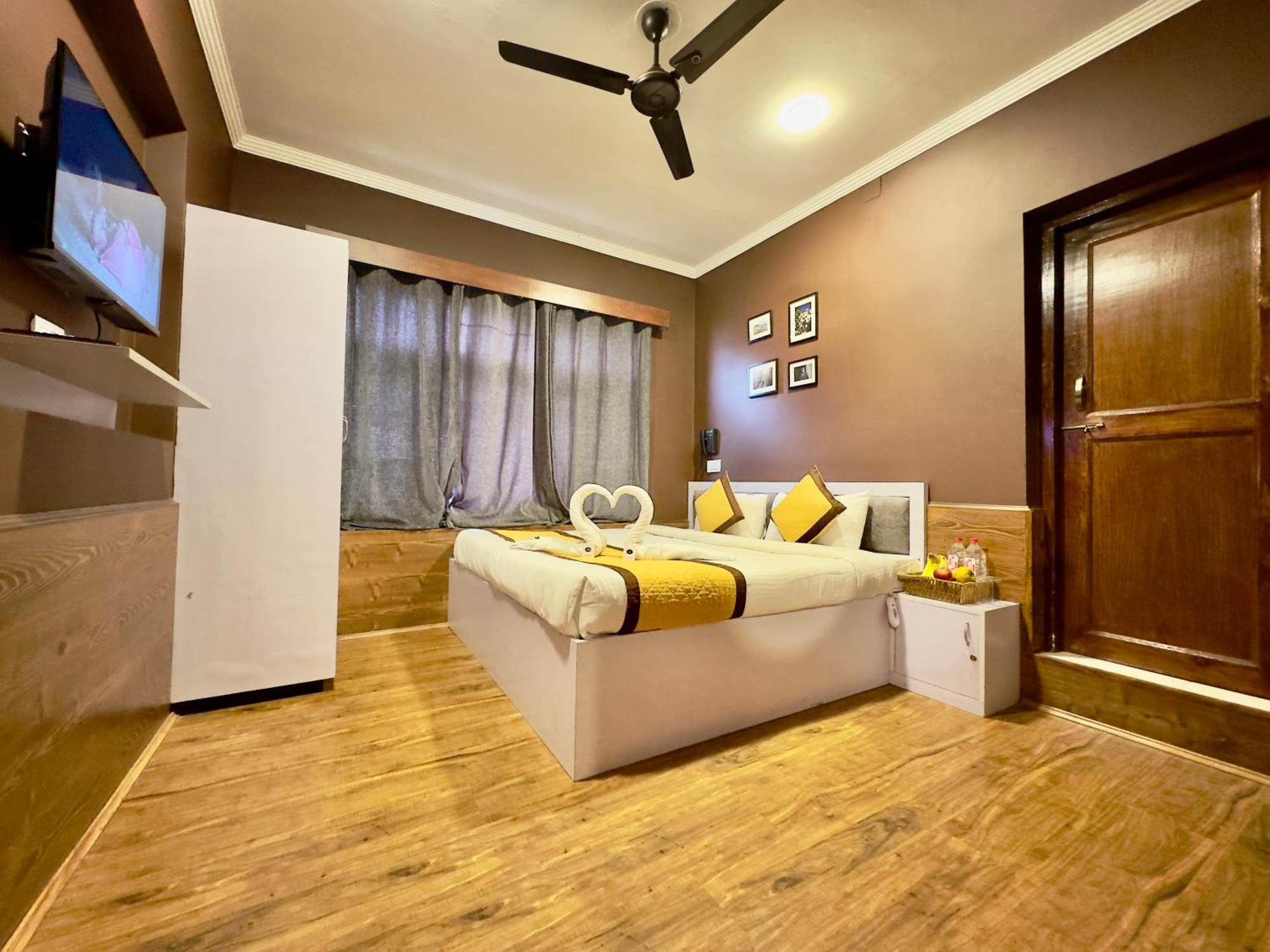 Jafson Accommodates Srinagar (Jammu and Kashmir)