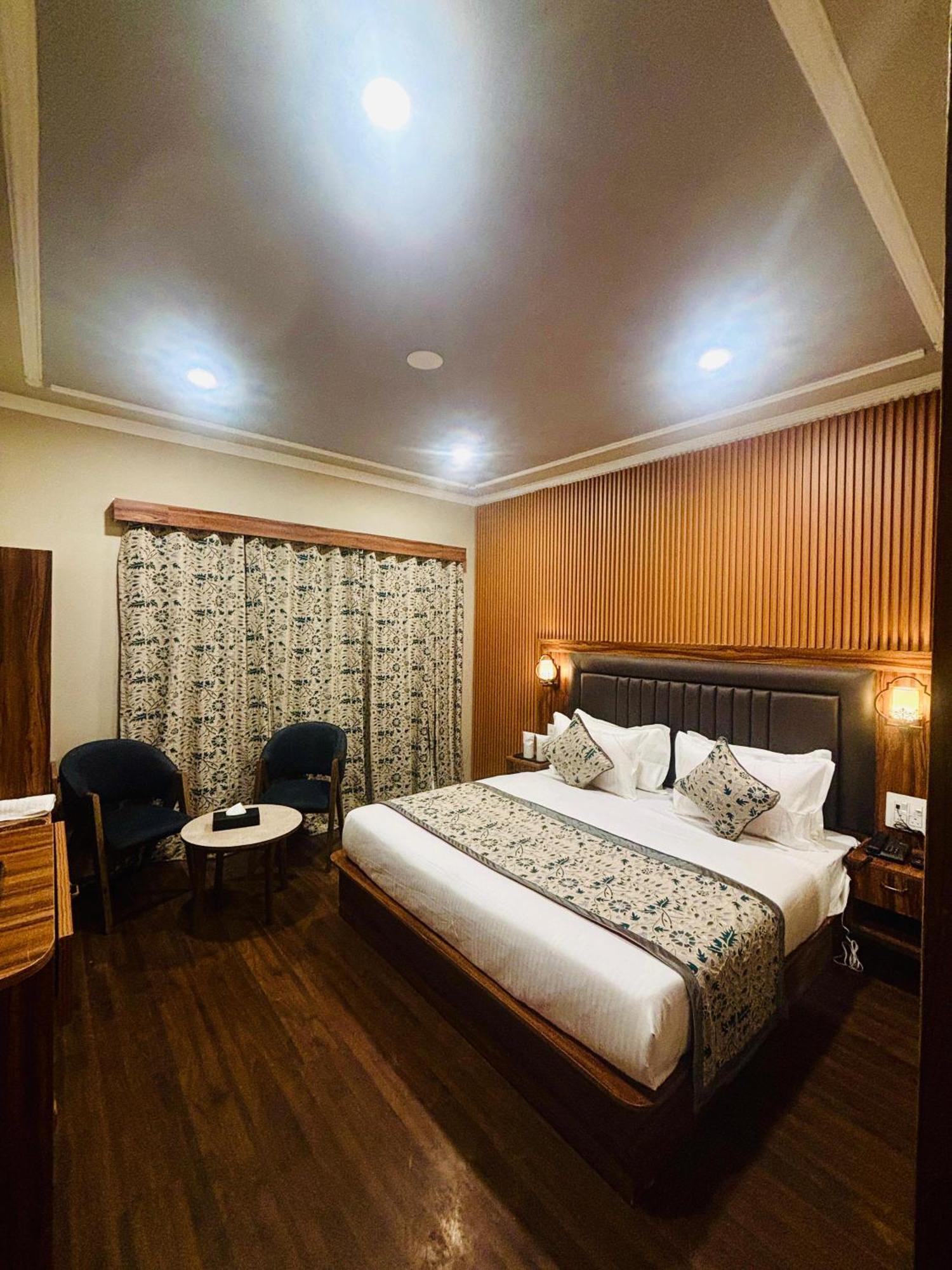 Shahi Group Of Pahalgam Hotel Srinagar (Jammu and Kashmir)
