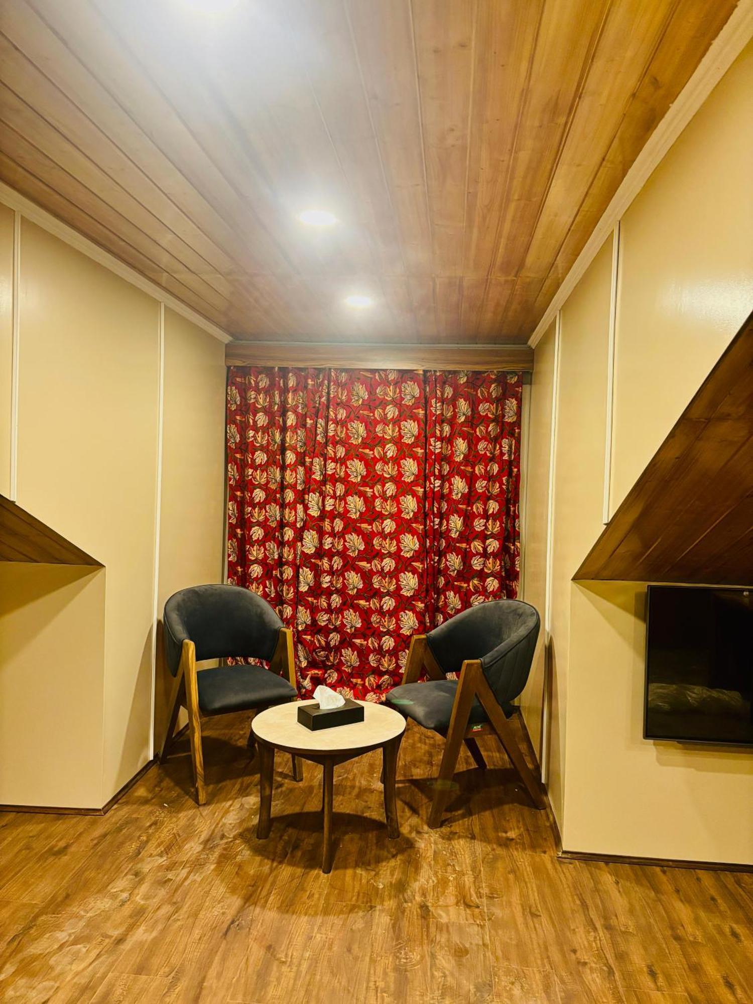 Shahi Group Of Pahalgam Hotel Srinagar (Jammu and Kashmir)