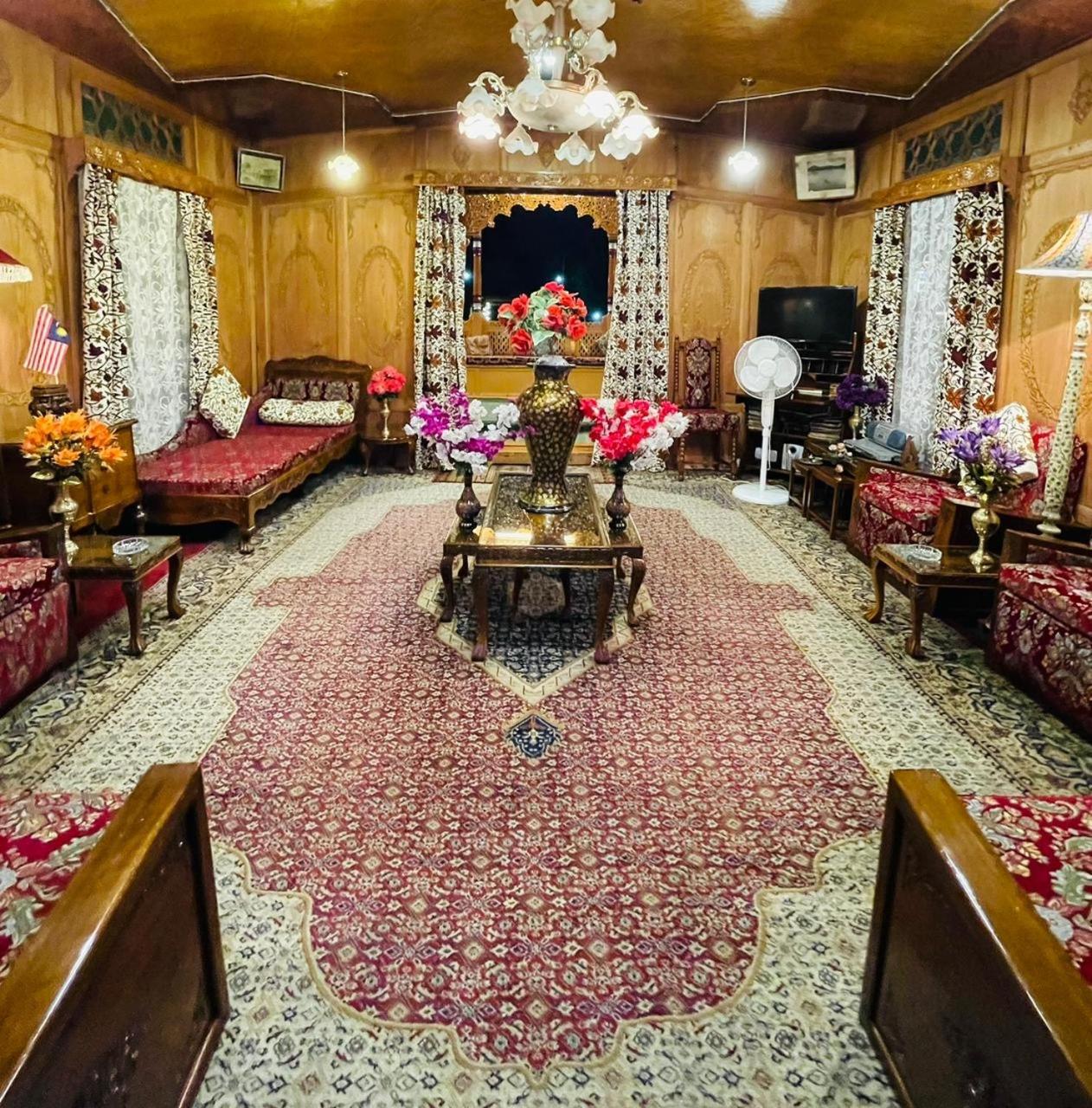 Hb Freedom Group Of Houseboats * Srinagar (Jammu and Kashmir)