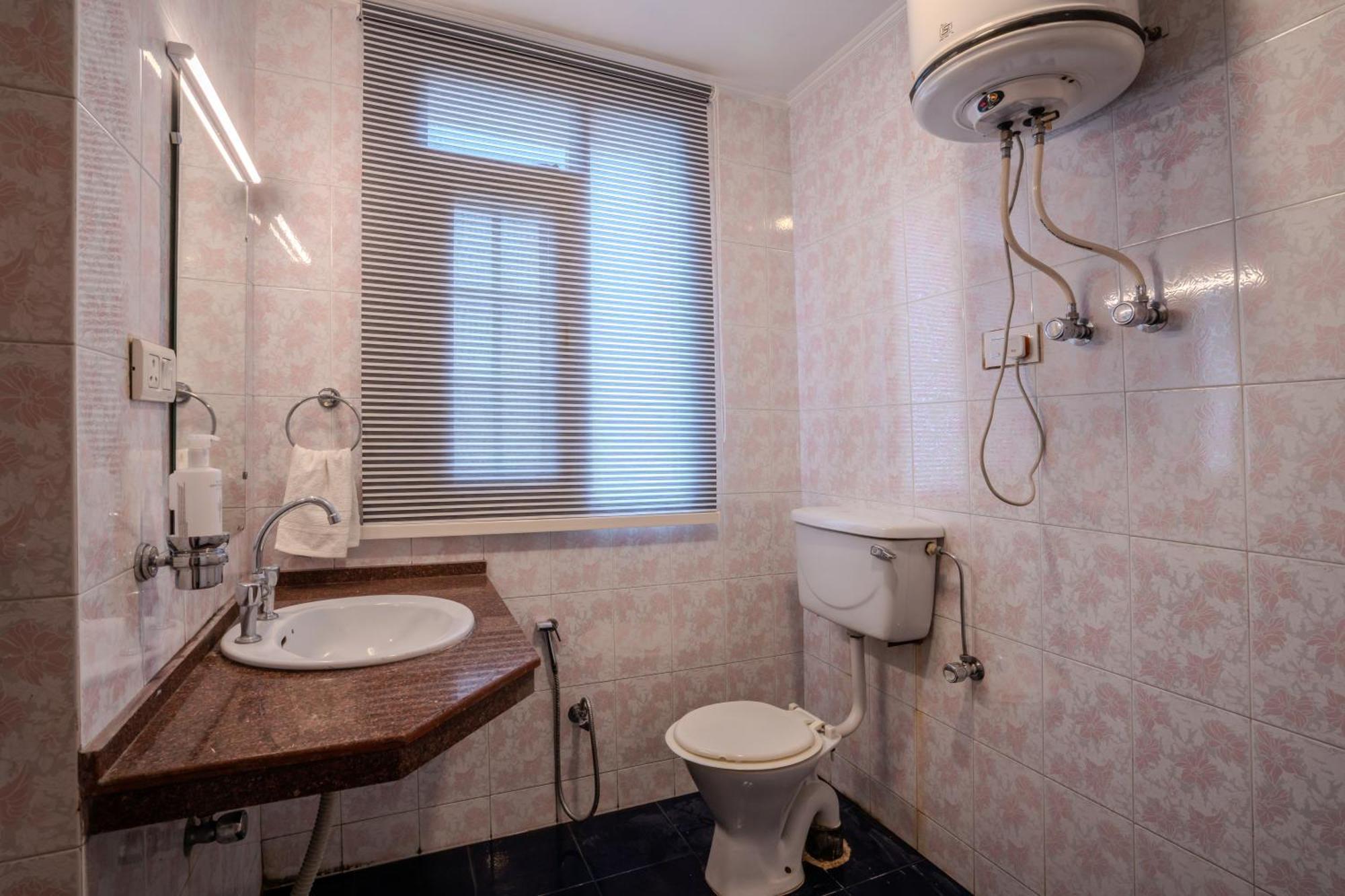 Saffronstays Sun Villa *