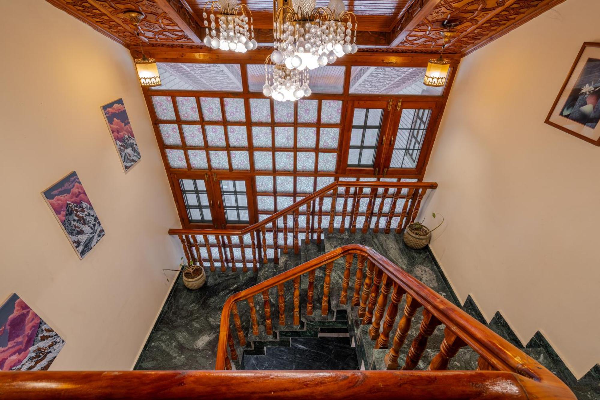 Villa Saffronstays Sun Srinagar (Jammu and Kashmir)