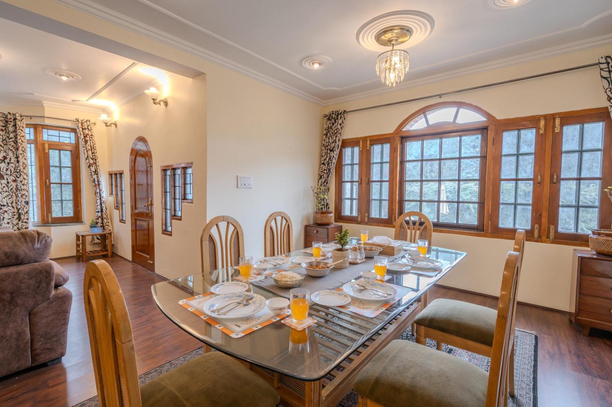 Saffronstays Sun Srinagar (Jammu and Kashmir)