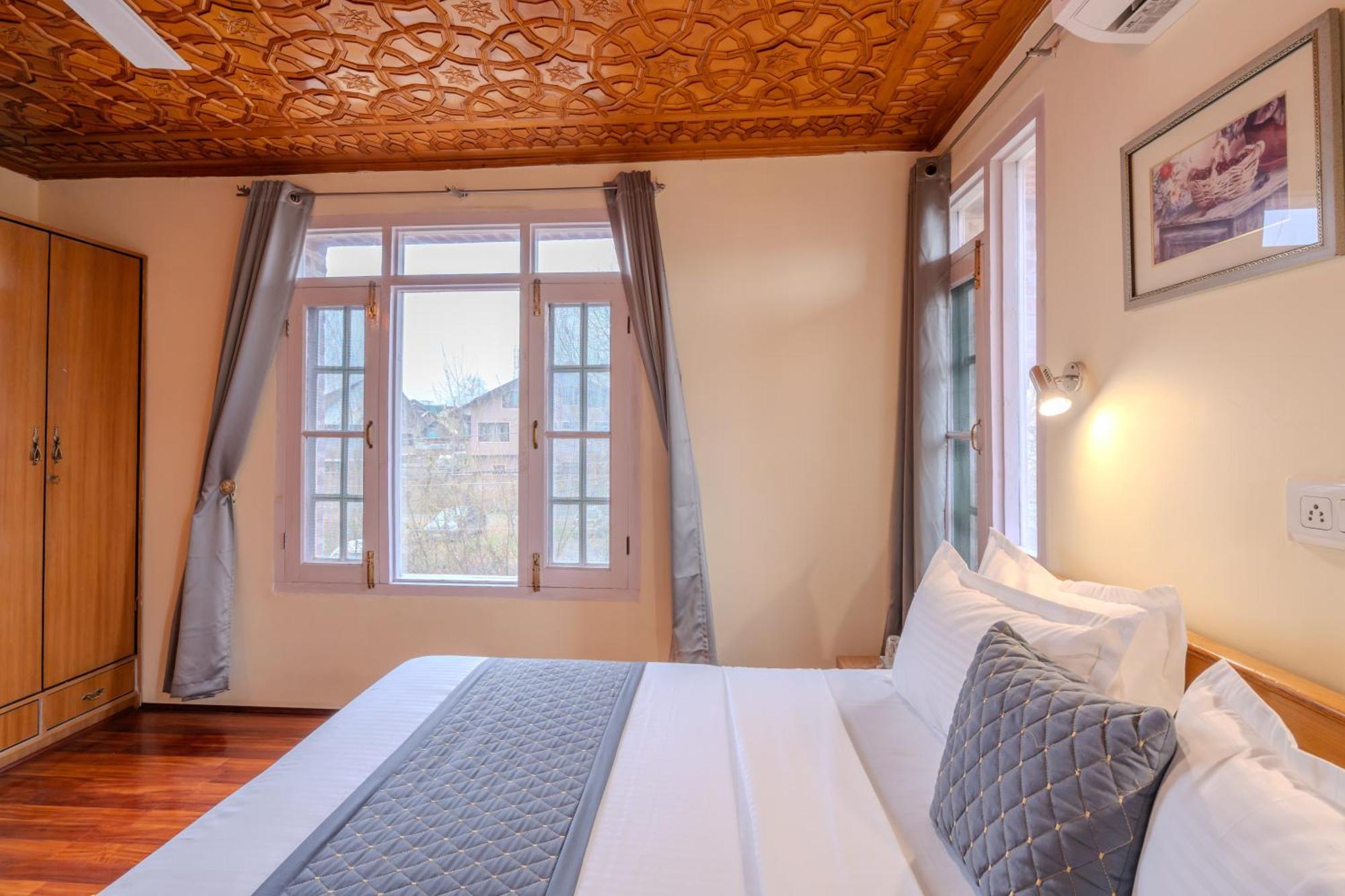 Saffronstays Sun Villa