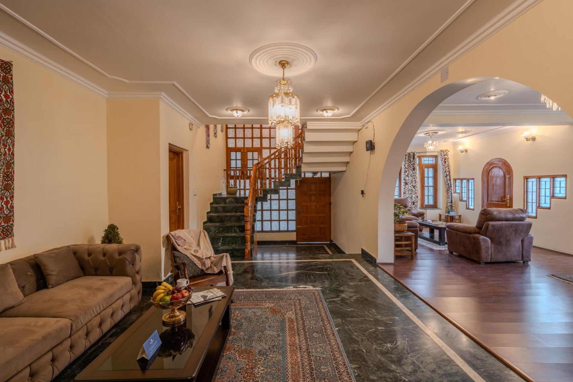 Villa Saffronstays Sun