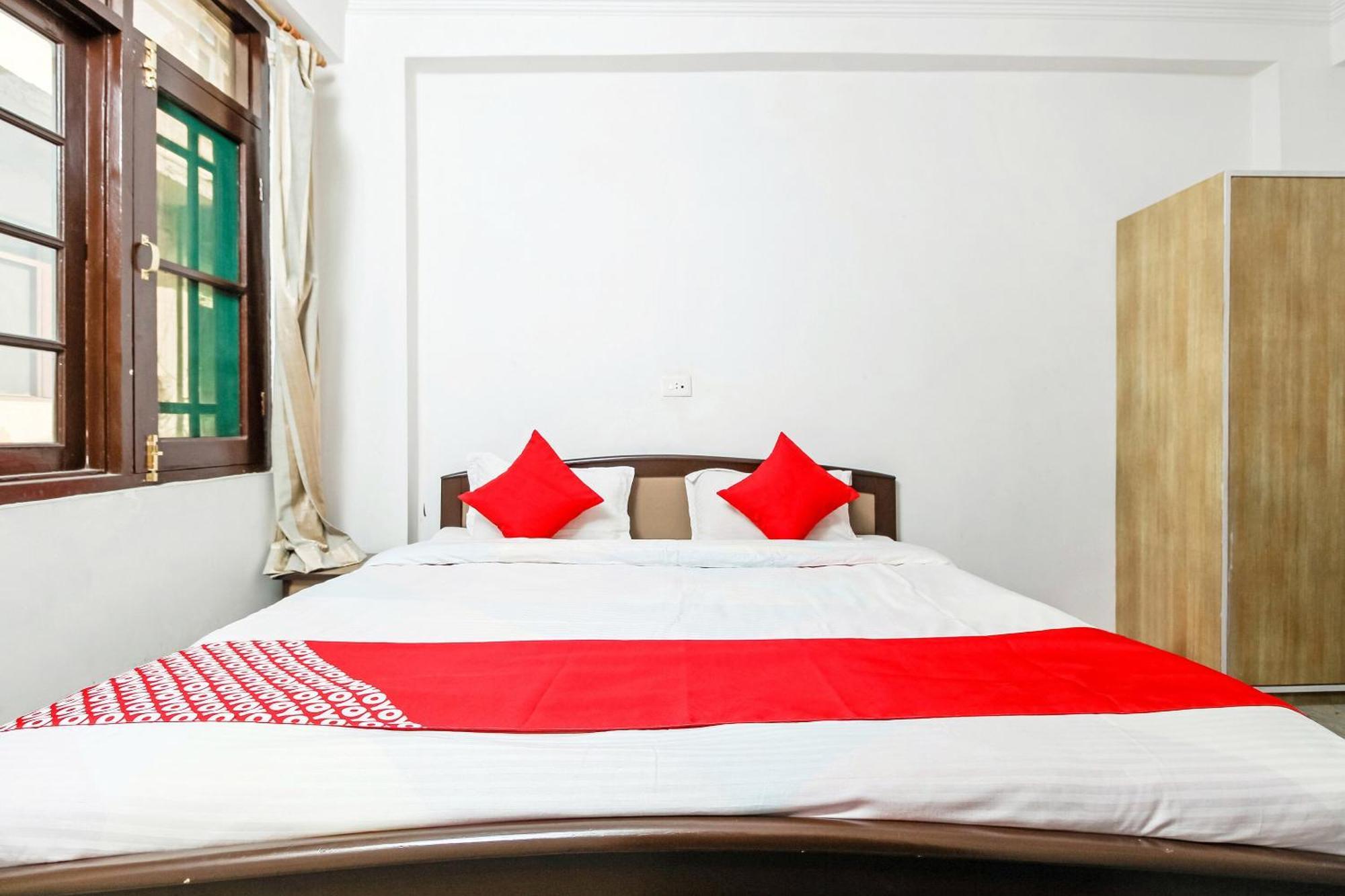 O 26454 Star & Restaurant Hotel Srinagar (Jammu and Kashmir)