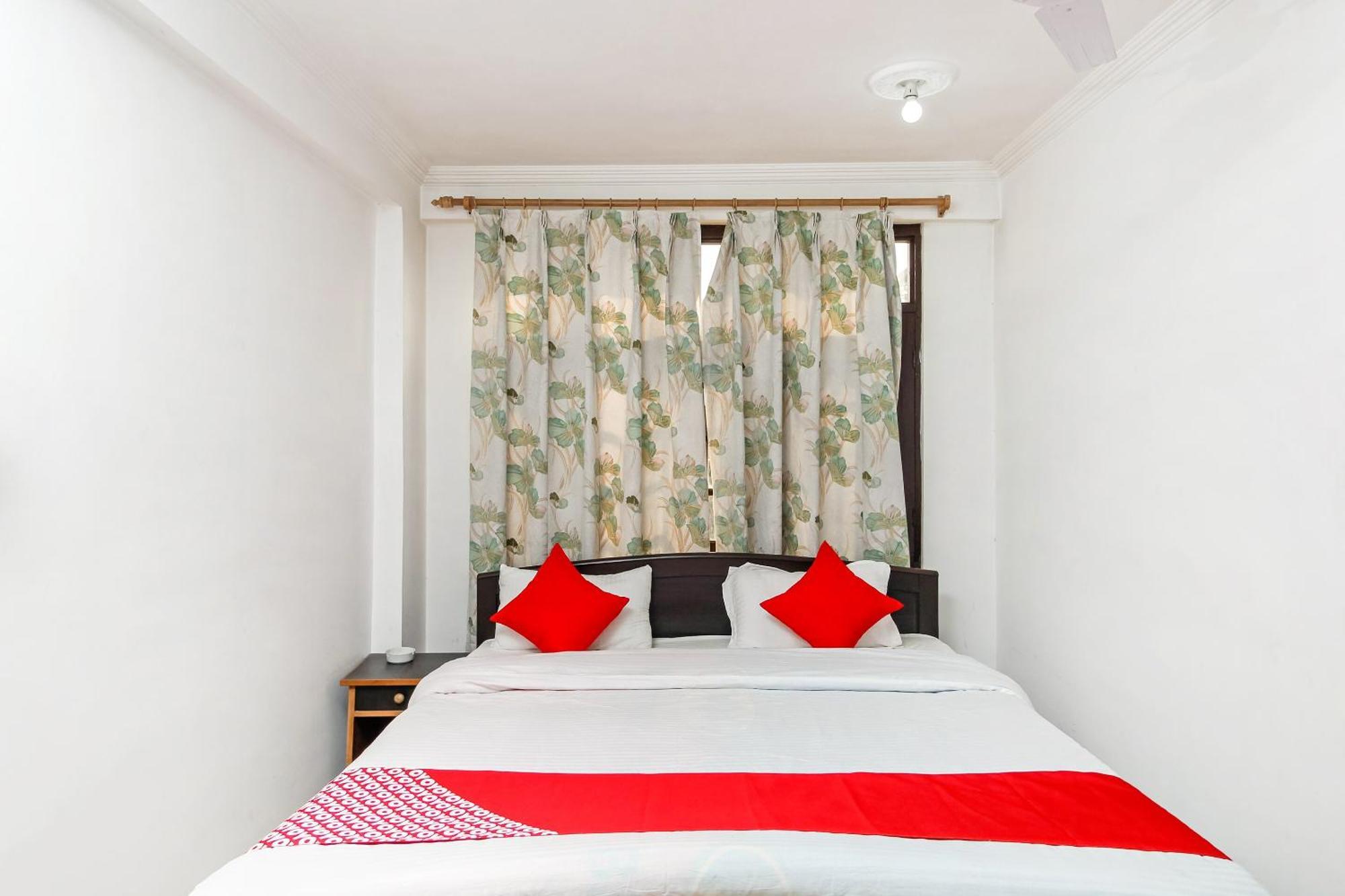 Hotel O 26454 Star & Restaurant Srinagar (Jammu and Kashmir)