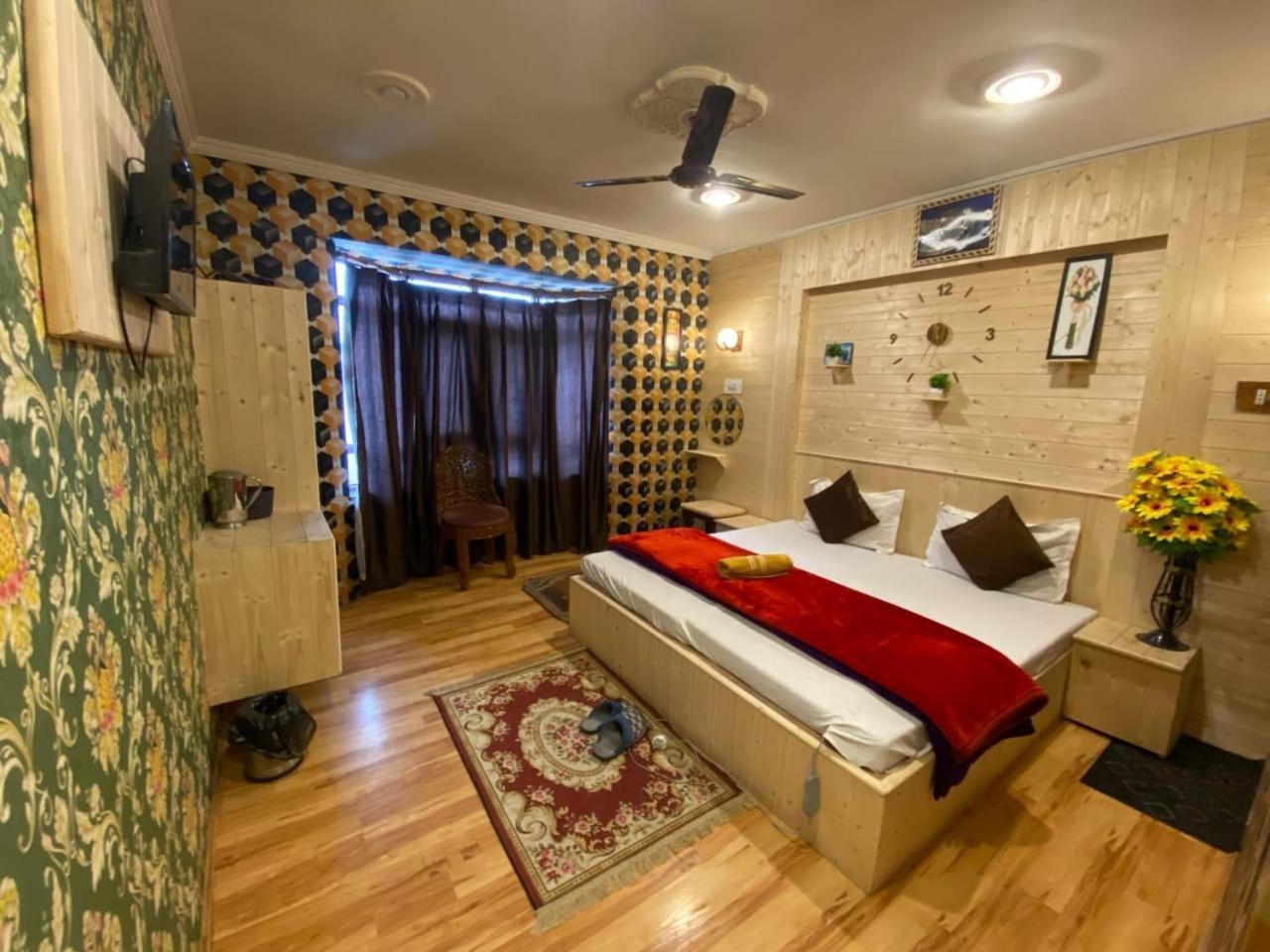 Young Mamta Hotel 3*