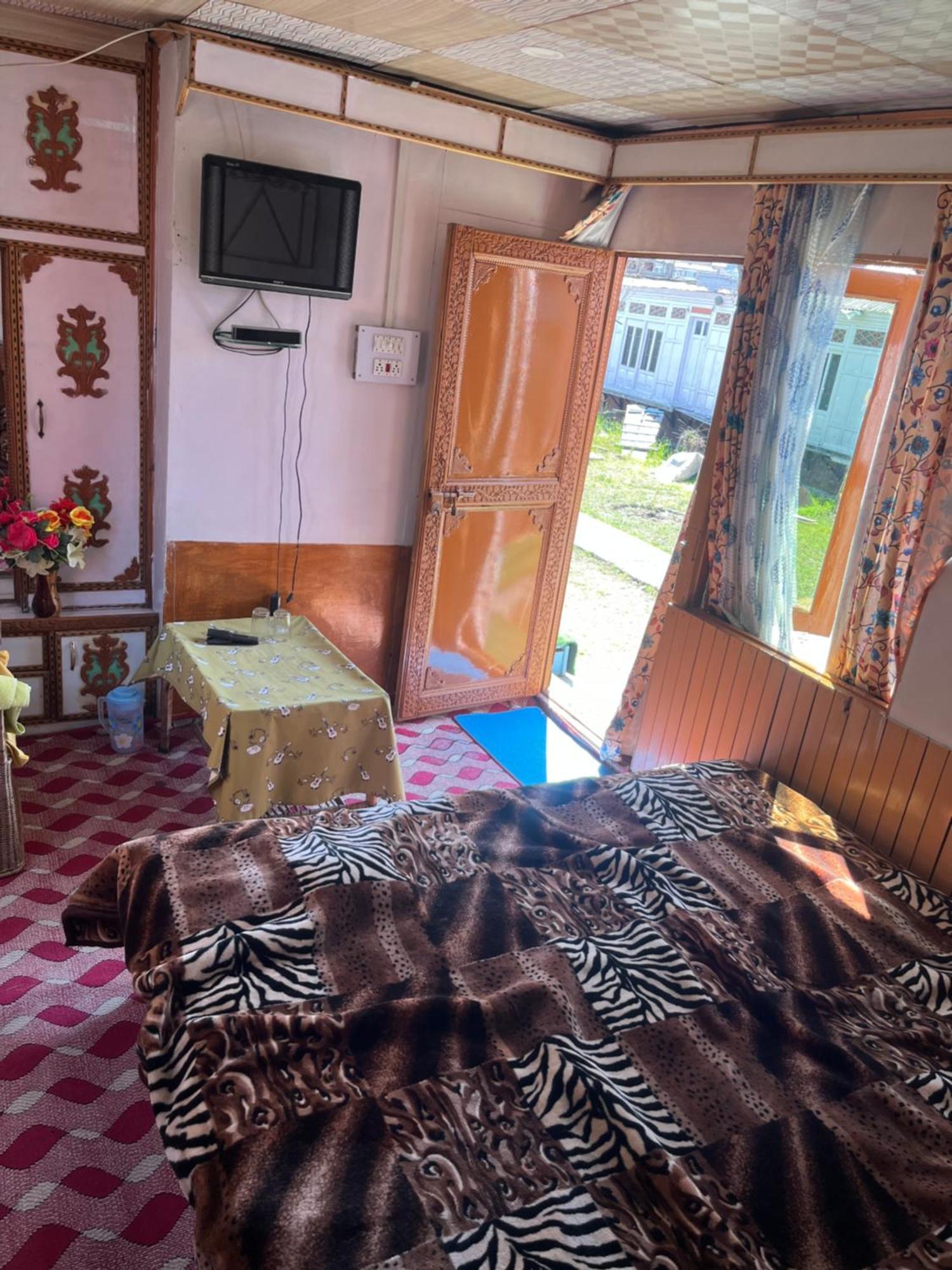 Sea Face Hotel Srinagar (Jammu and Kashmir)