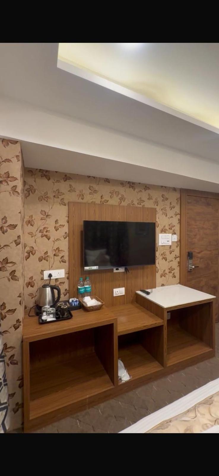 Hotel Skyridges Srinagar (Jammu and Kashmir)
