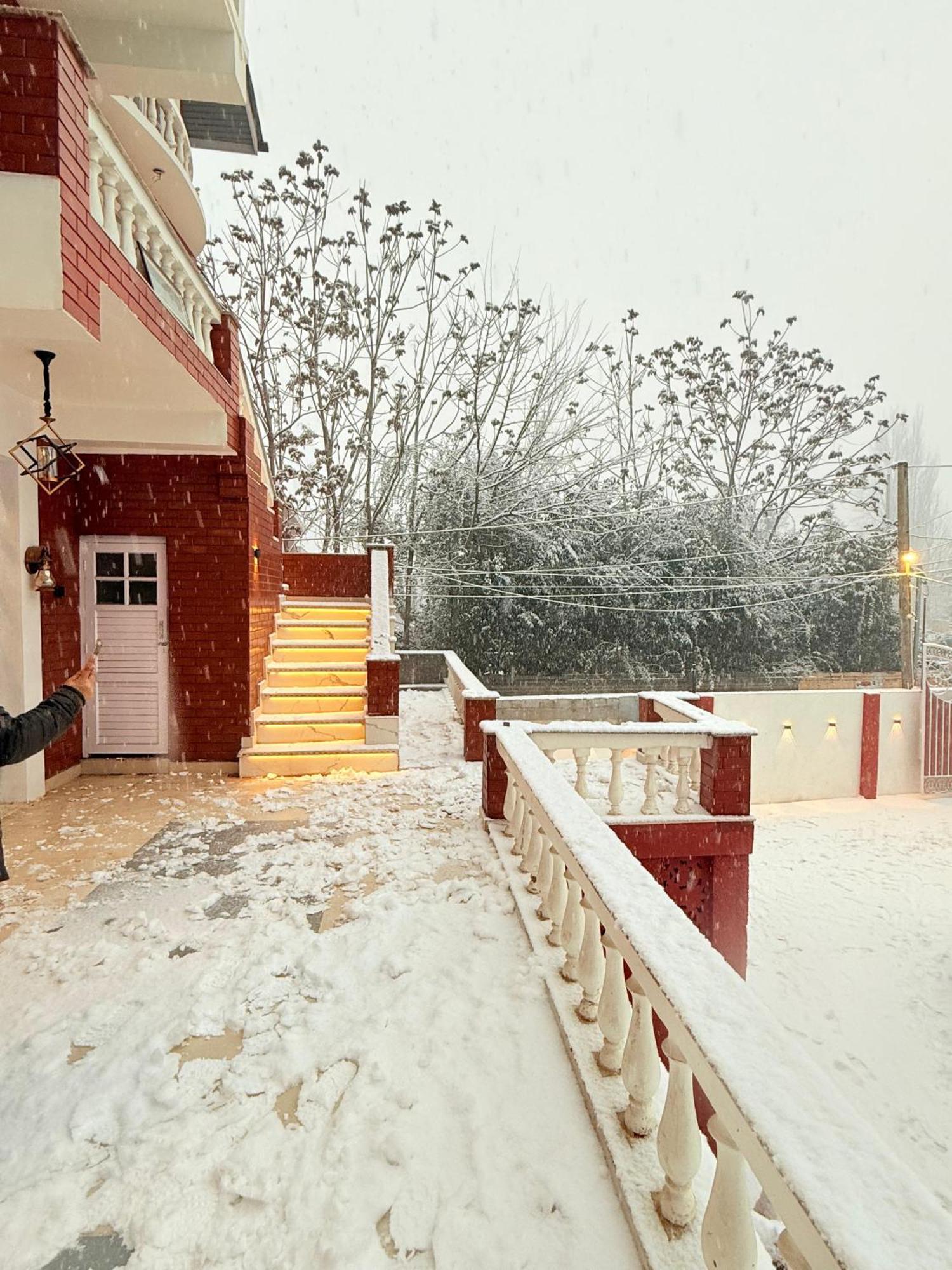 Skyridges Hotel Srinagar (Jammu and Kashmir)
