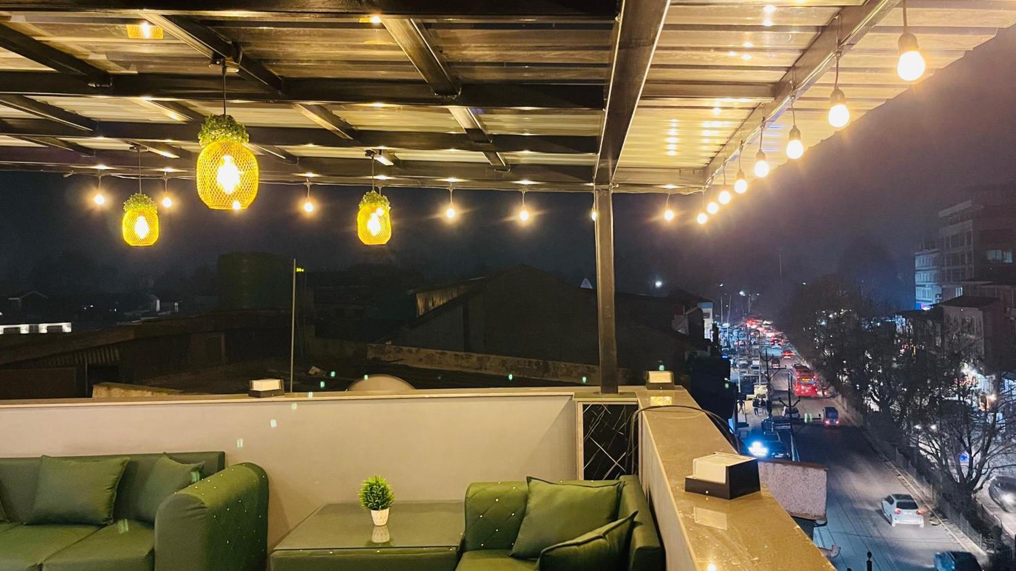 The Skyhigh Penthouse Srinagar (Jammu and Kashmir)