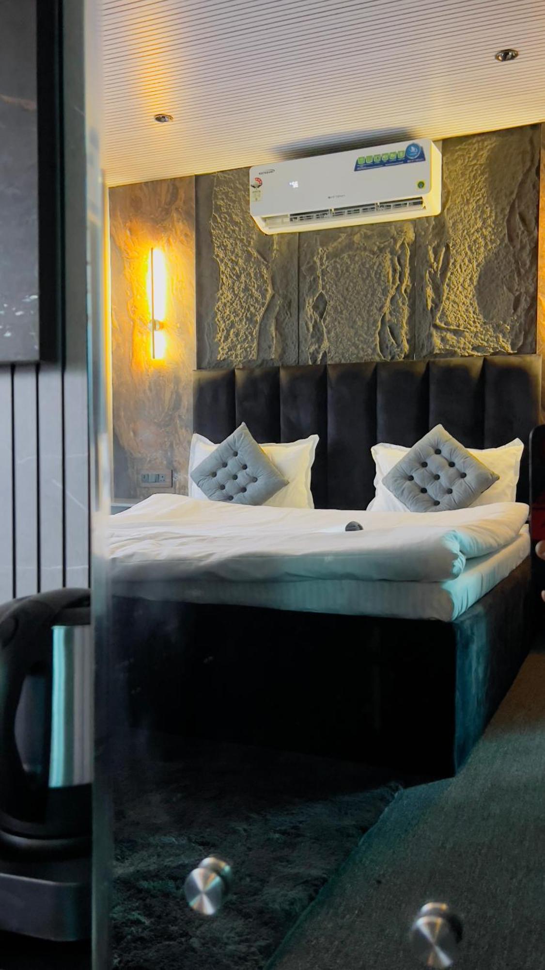 The Skyhigh Penthouse * Srinagar (Jammu and Kashmir)