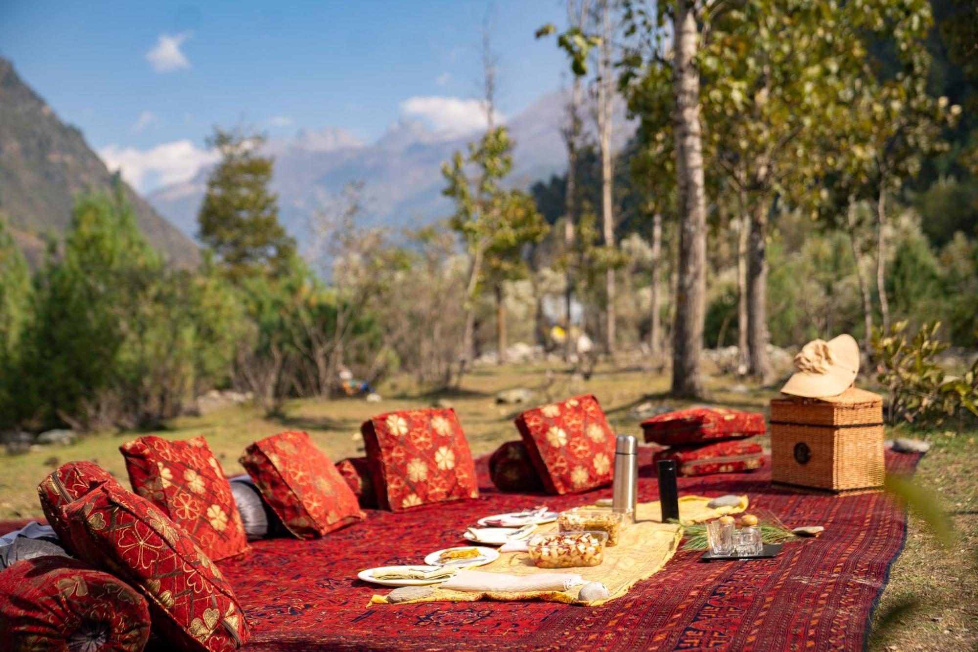 Qayaam Gah Resort