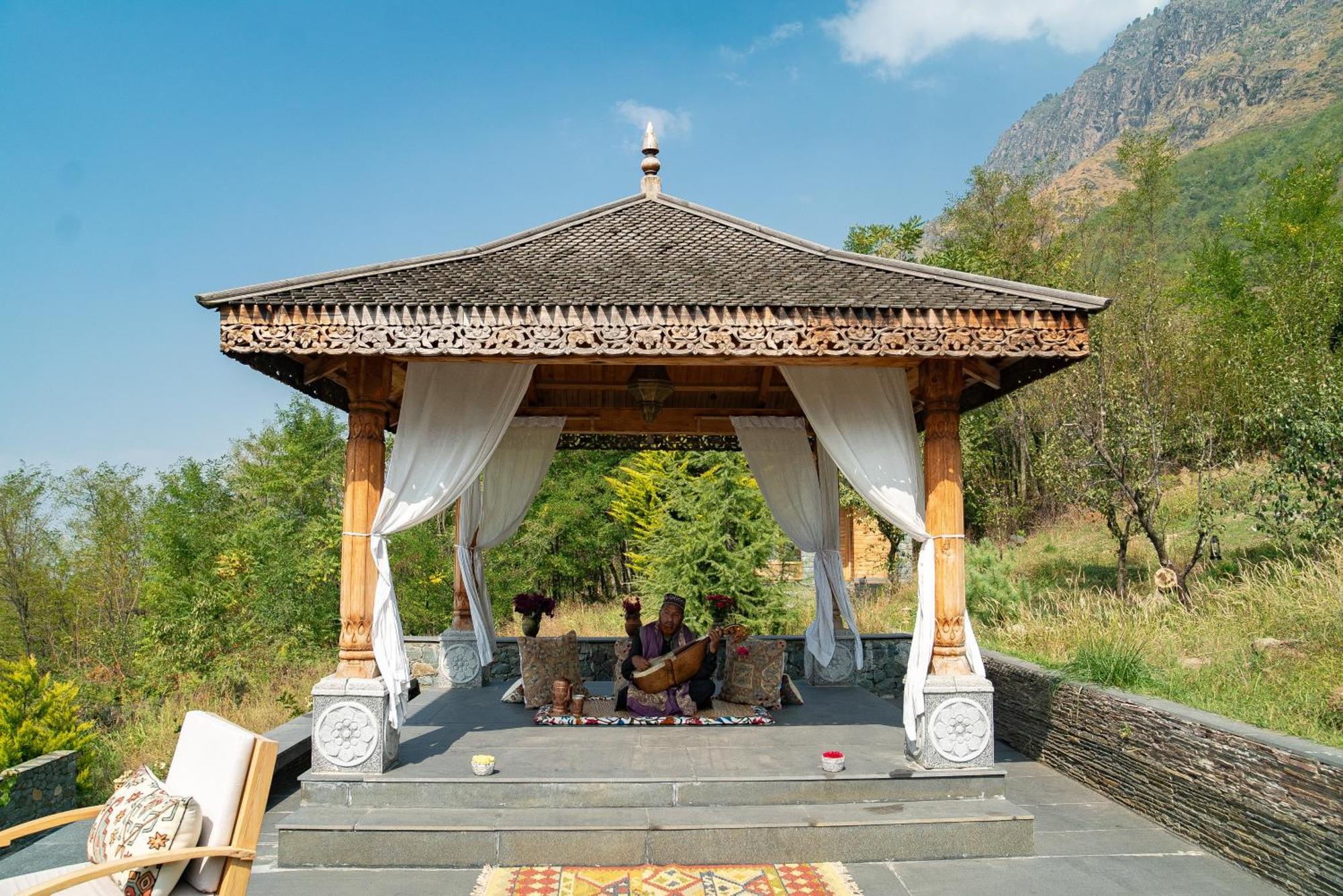 Qayaam Gah Srinagar (Jammu and Kashmir)