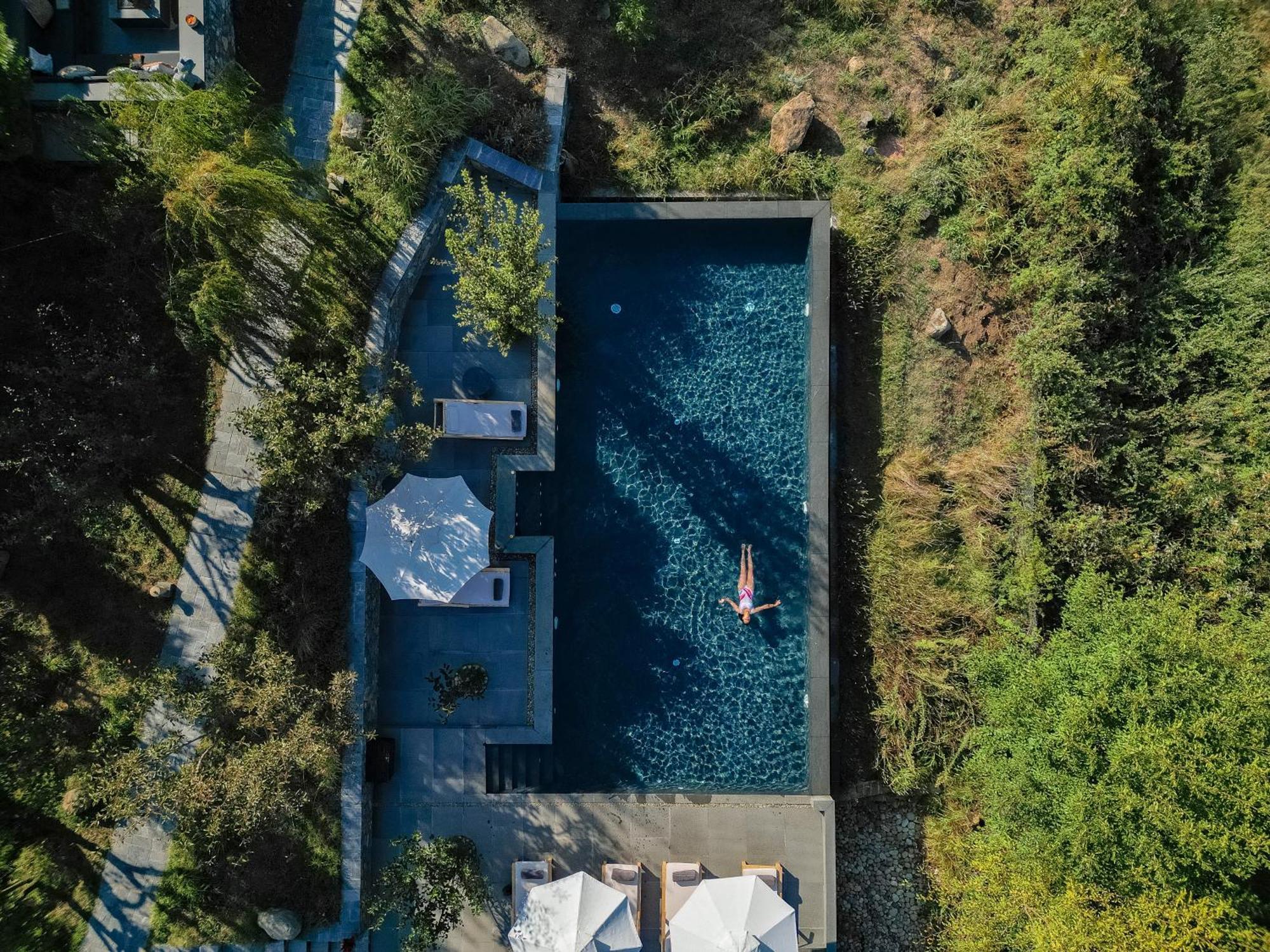Qayaam Gah Resort Srinagar (Jammu and Kashmir)