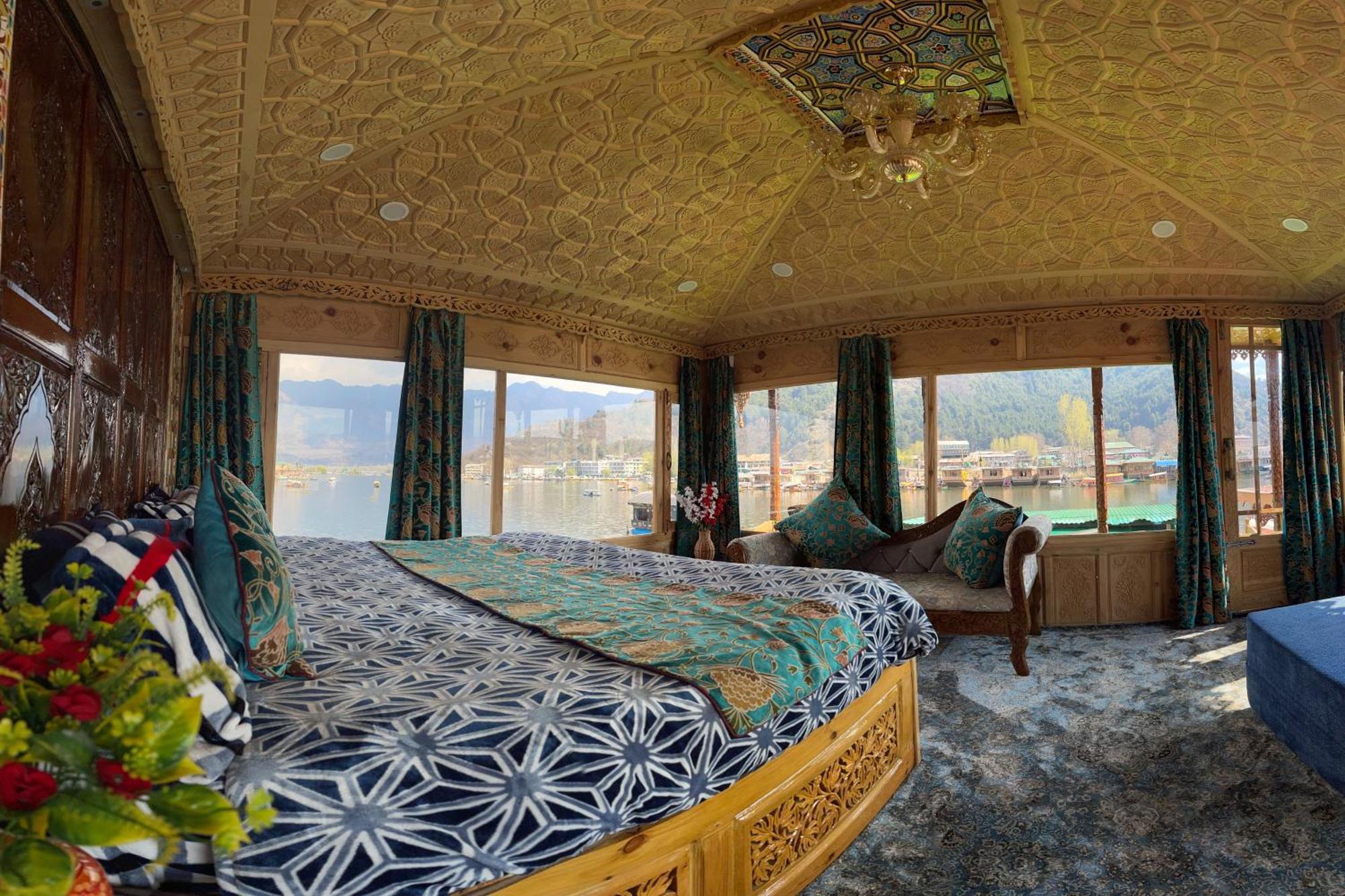 Hb Freedom Group Of Houseboats * Srinagar (Jammu and Kashmir)