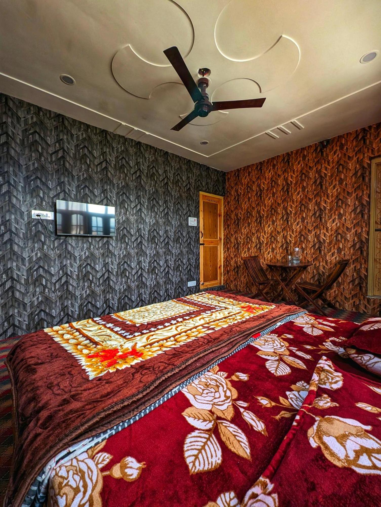 In Kashmir Homestay Srinagar (Jammu and Kashmir)