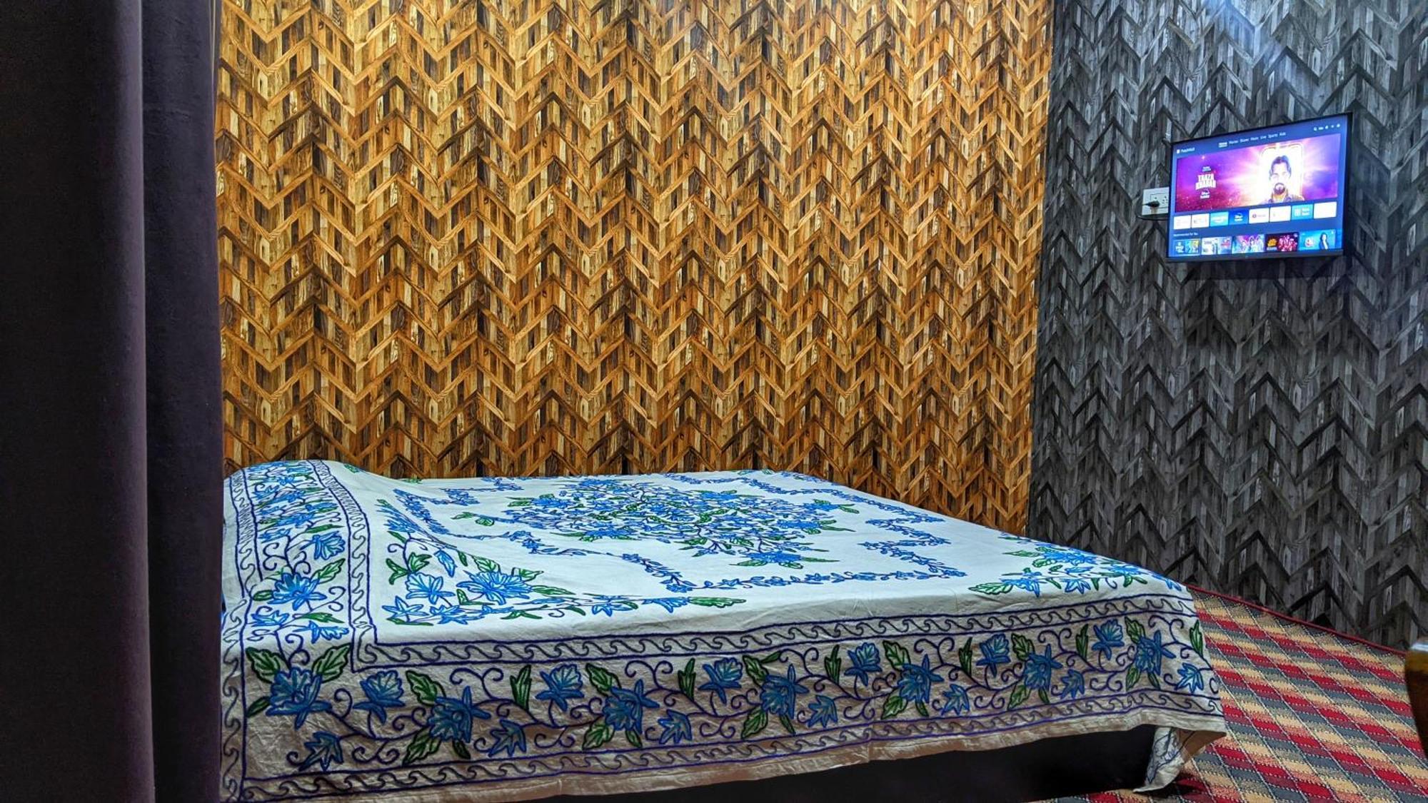 Homestay In Kashmir Srinagar (Jammu and Kashmir)