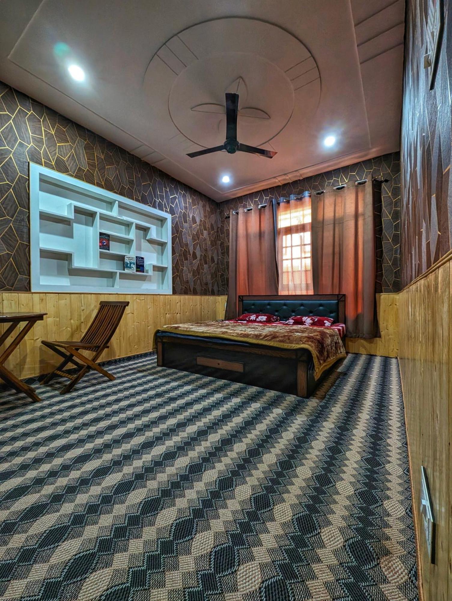 In Kashmir Homestay Srinagar (Jammu and Kashmir)