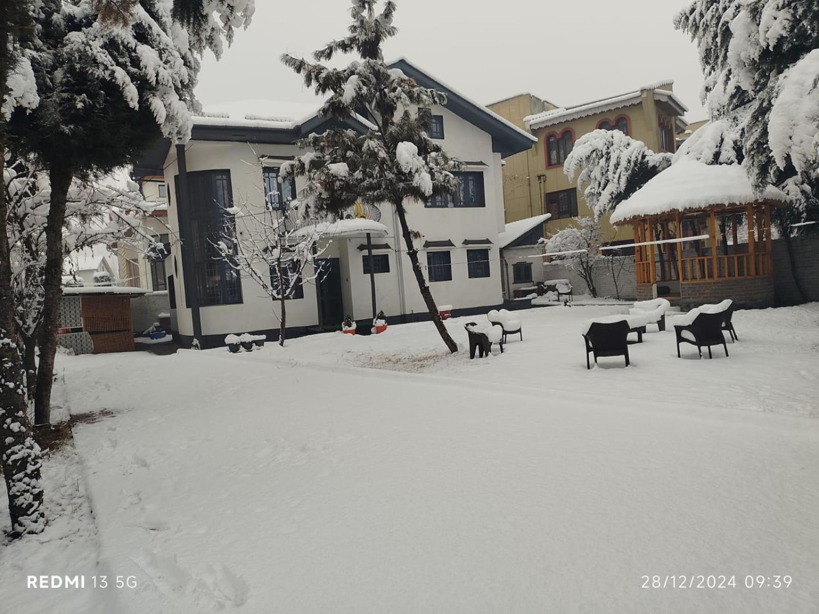 Luxury Escape - Dilan Residency