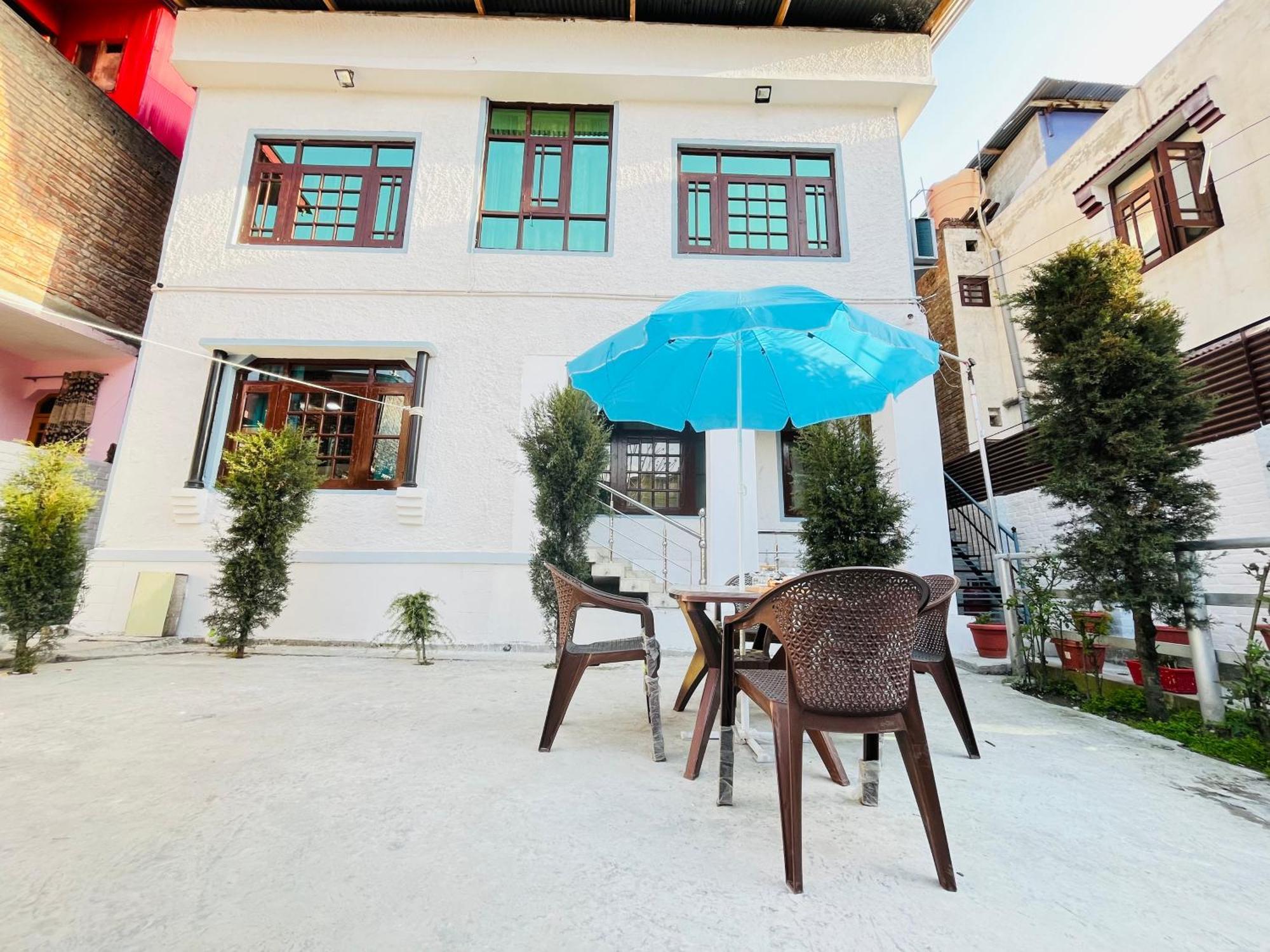 Sea Homestay *