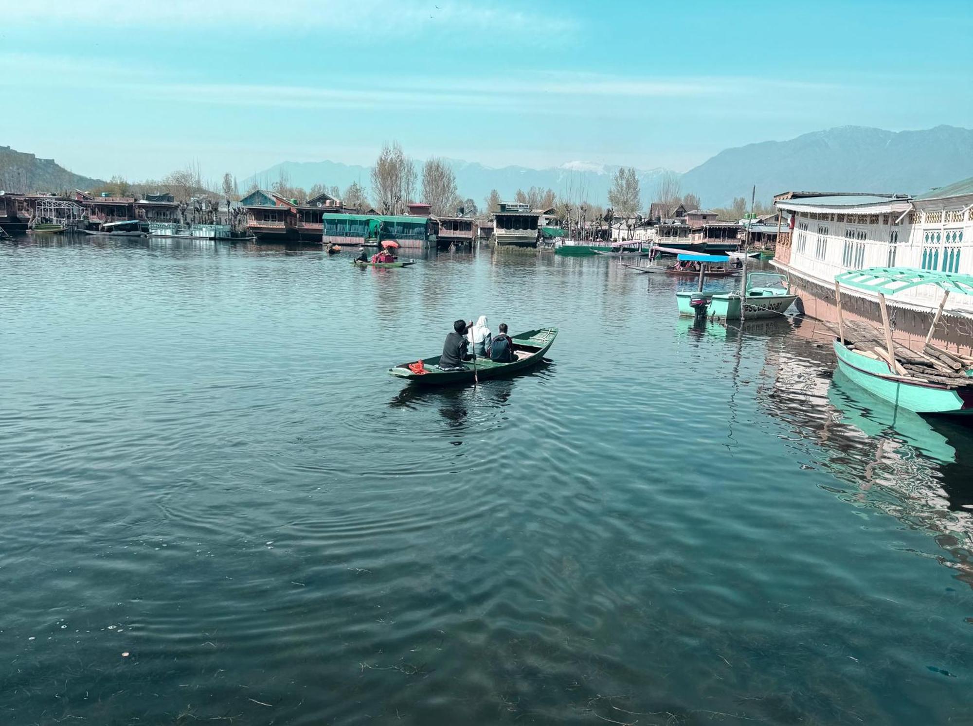 Hotel Lalarukh Group Of Houseboats 4*