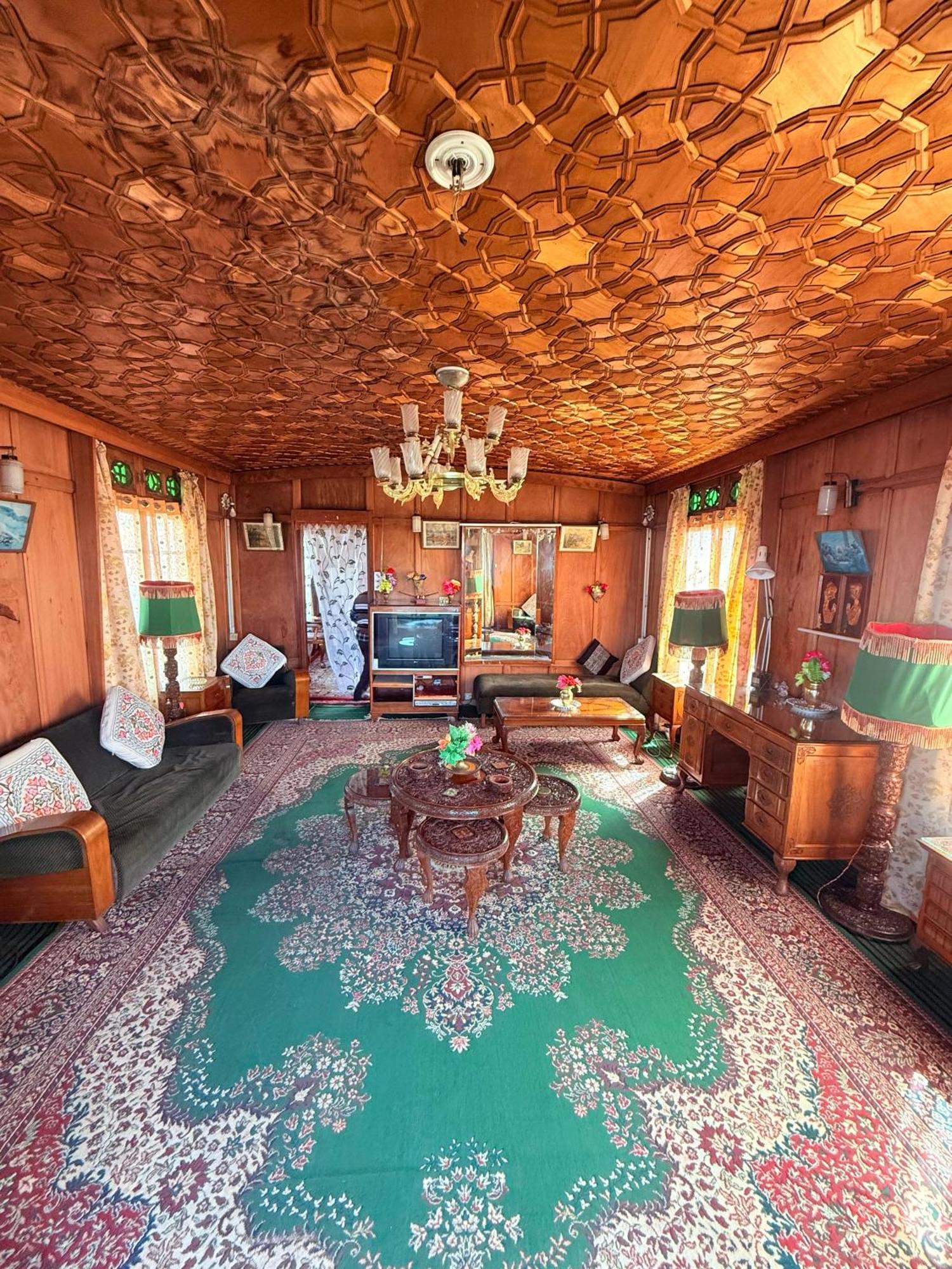 Lalarukh Group Of Houseboats 4*