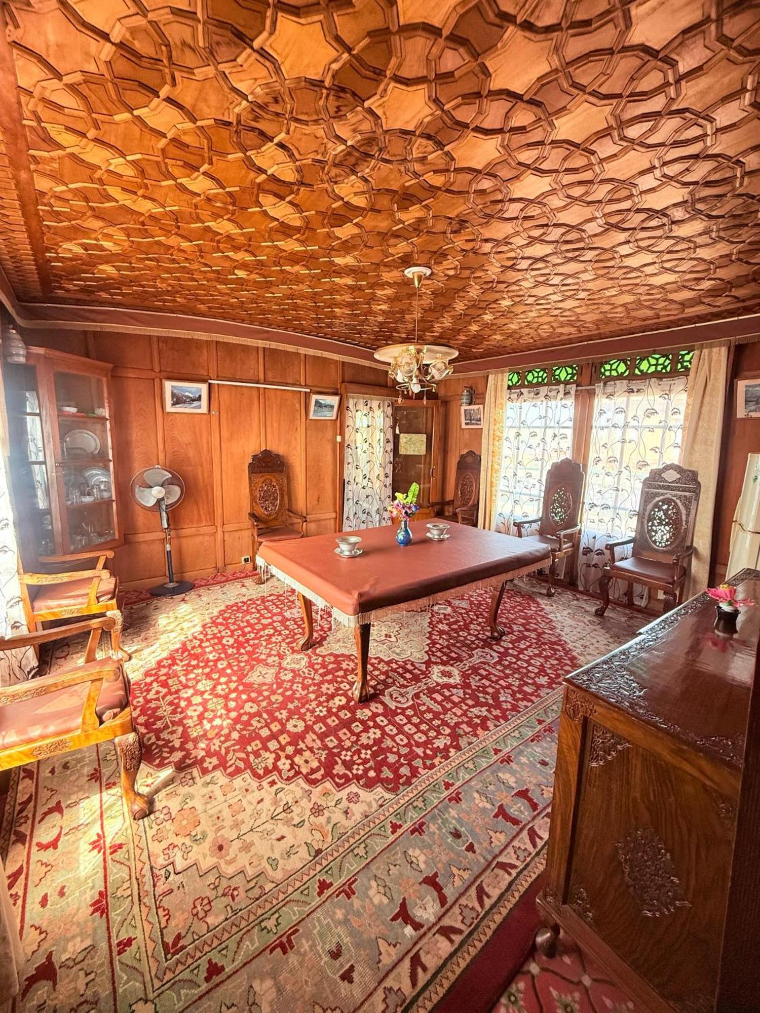 Lalarukh Group Of Houseboats